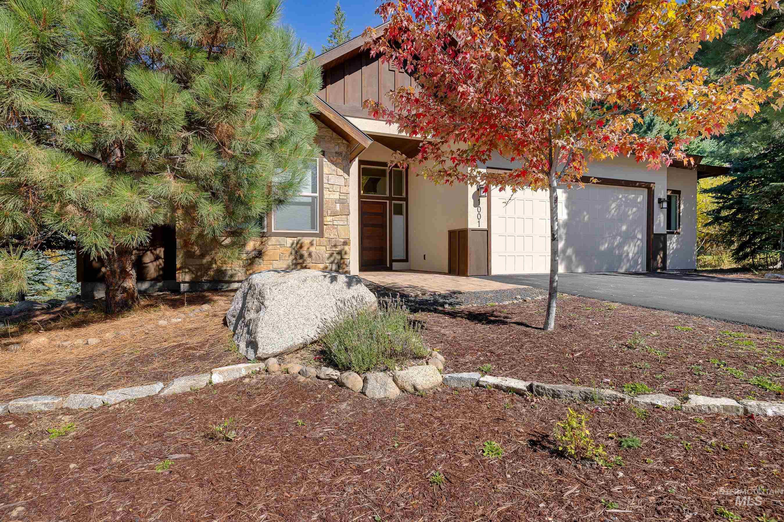 1001 Violet Way, McCall, Idaho 83638, 3 Bedrooms, 2 Bathrooms, Residential For Sale, Price $1,150,000, 98925280