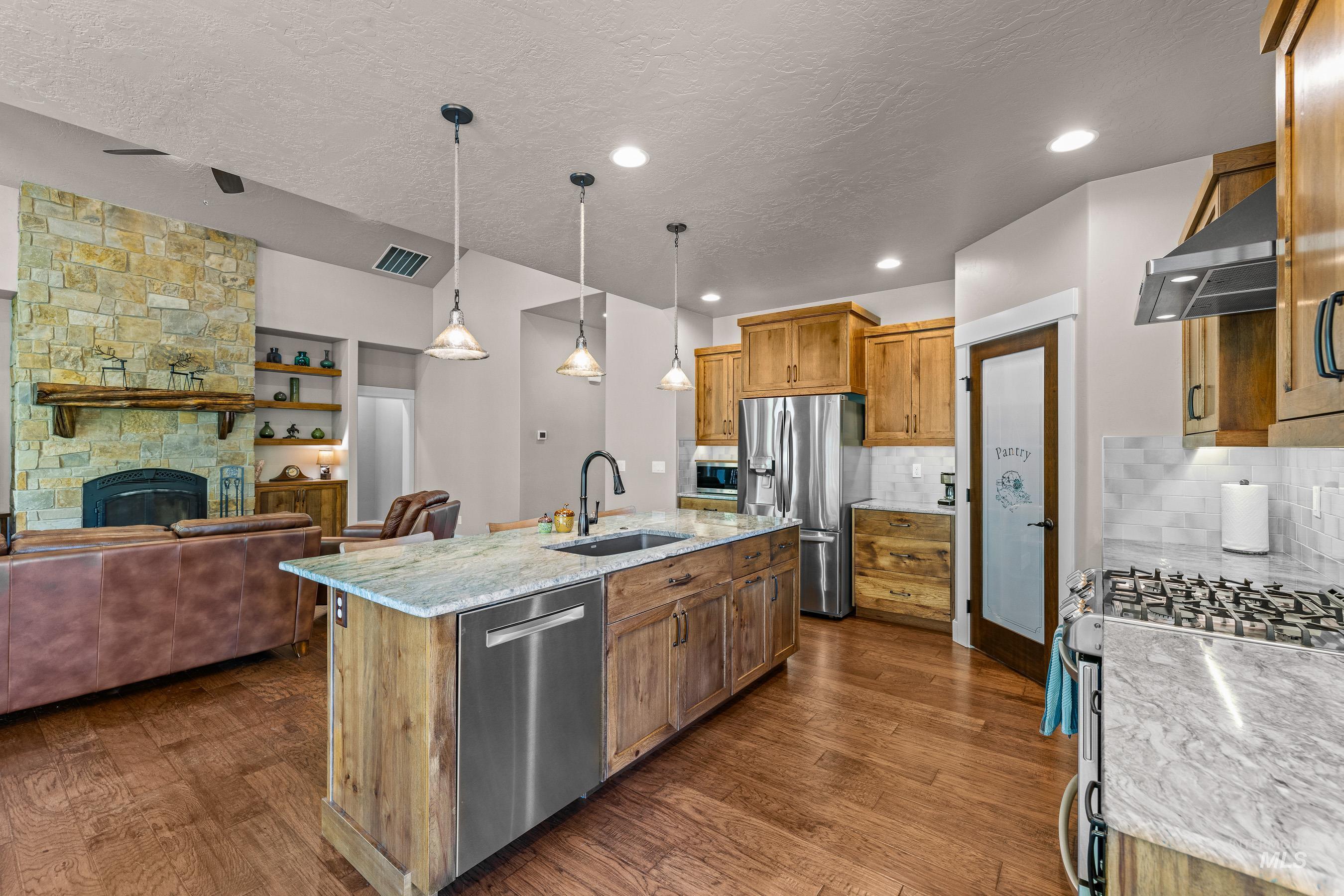 1001 Violet Way, McCall, Idaho 83638, 3 Bedrooms, 2 Bathrooms, Residential For Sale, Price $1,150,000, 98925280