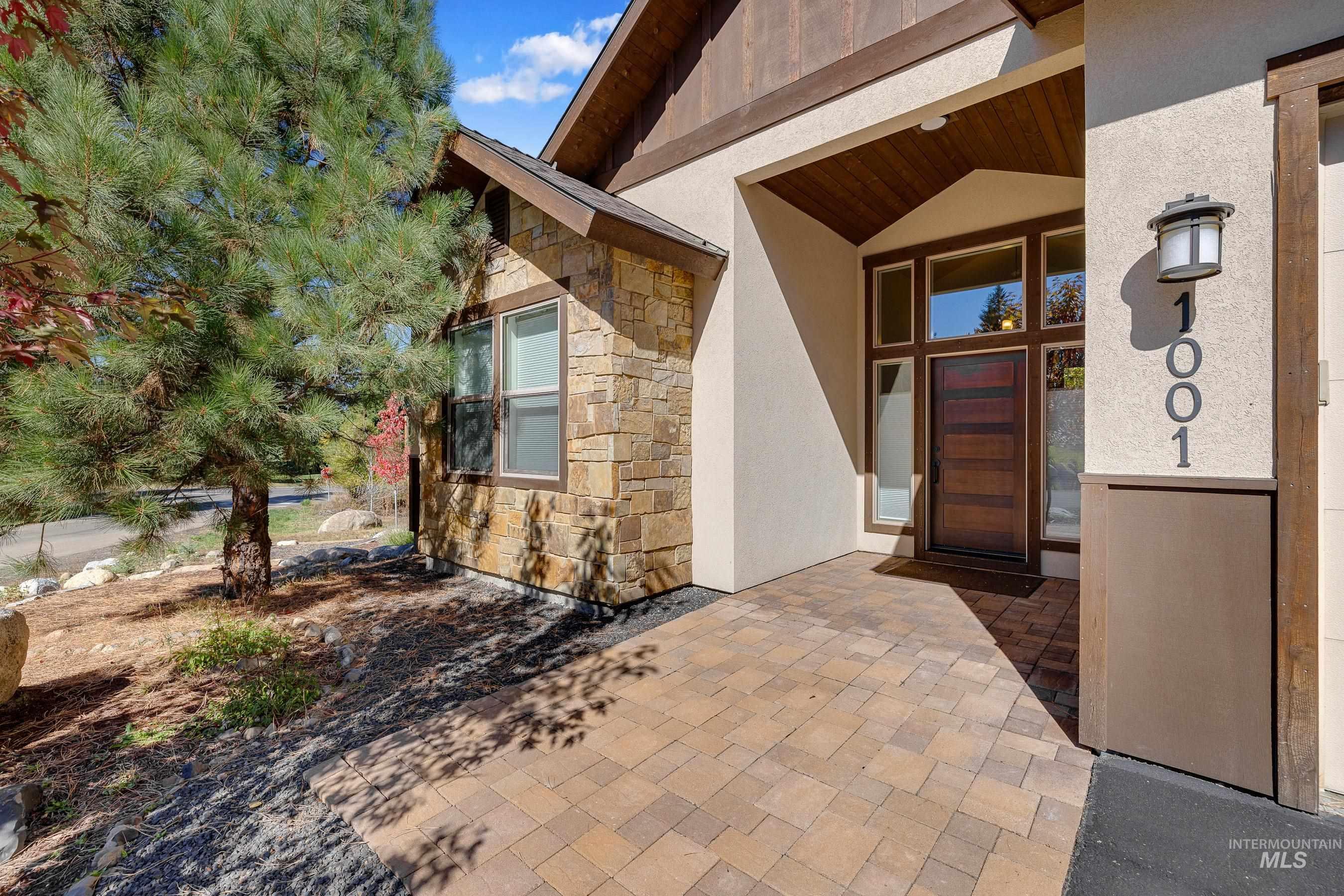 1001 Violet Way, McCall, Idaho 83638, 3 Bedrooms, 2 Bathrooms, Residential For Sale, Price $1,150,000, 98925280