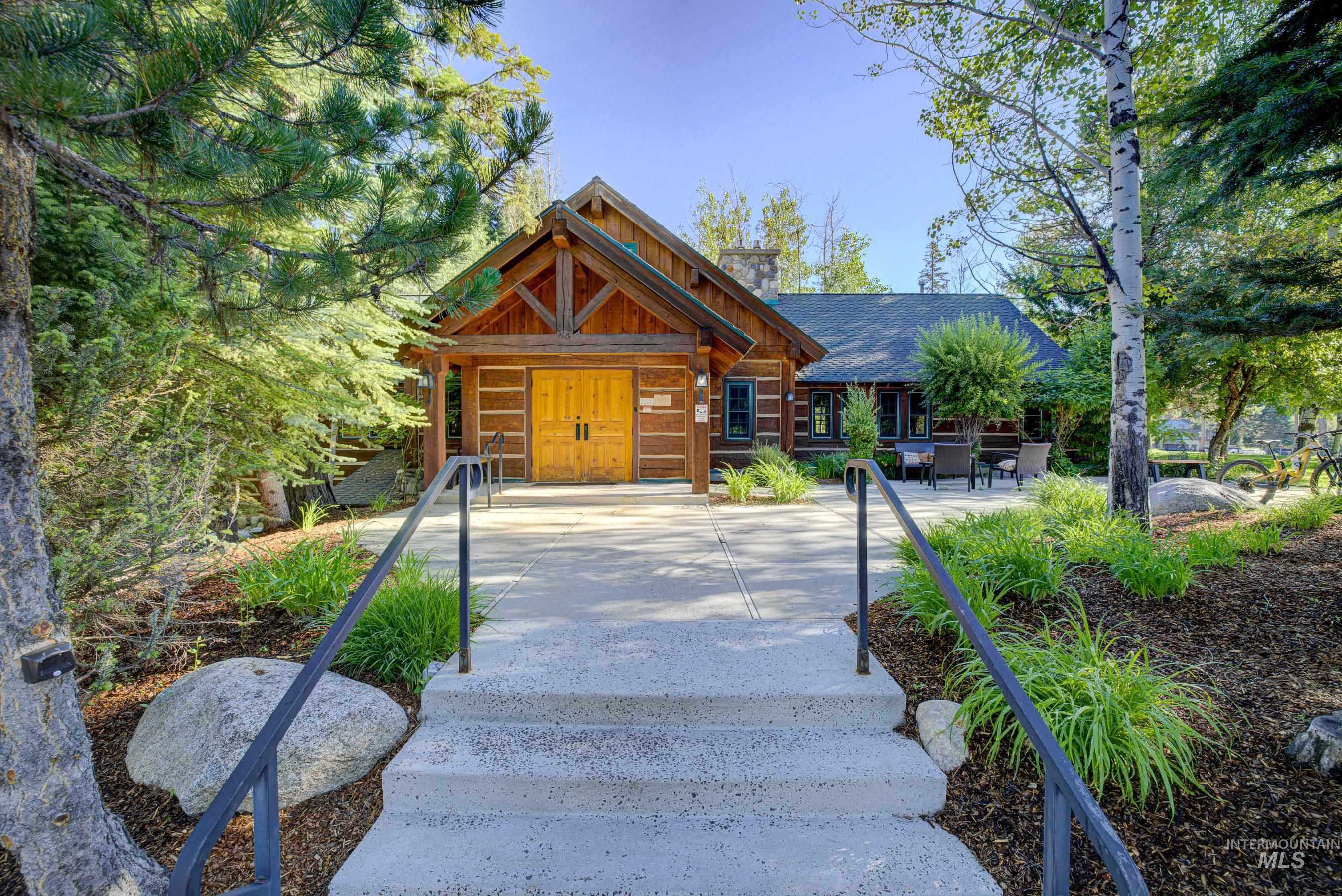 1001 Violet Way, McCall, Idaho 83638, 3 Bedrooms, 2 Bathrooms, Residential For Sale, Price $1,150,000, 98925280