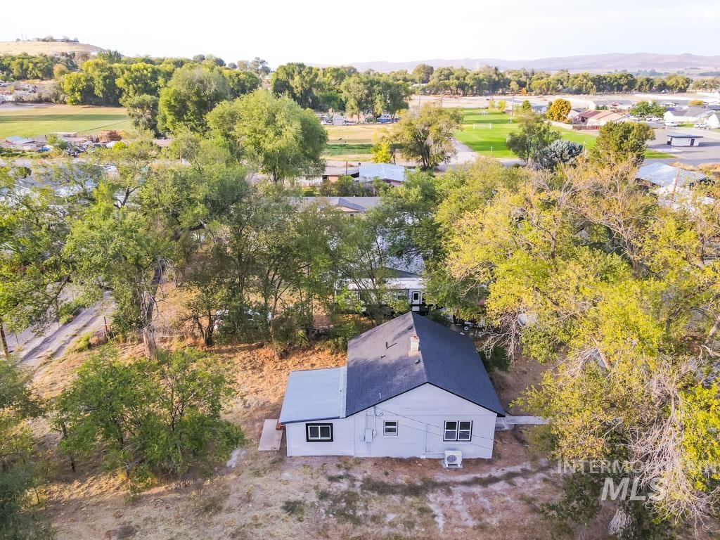 725 15th St. N., Vale, Oregon 97918-0000, 3 Bedrooms, 1.5 Bathrooms, Residential For Sale, Price $229,000, 98925286