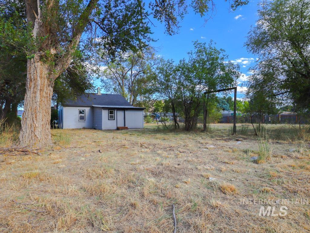 725 15th St. N., Vale, Oregon 97918-0000, 3 Bedrooms, 1.5 Bathrooms, Residential For Sale, Price $229,000, 98925286