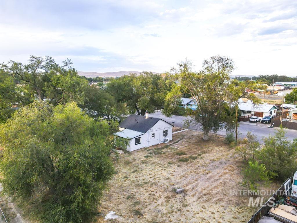 725 15th St. N., Vale, Oregon 97918-0000, 3 Bedrooms, 1.5 Bathrooms, Residential For Sale, Price $229,000, 98925286
