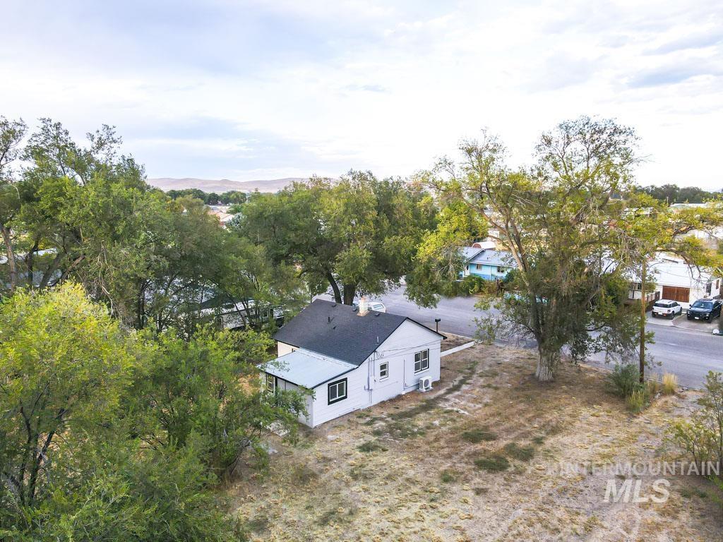 725 15th St. N., Vale, Oregon 97918-0000, 3 Bedrooms, 1.5 Bathrooms, Residential For Sale, Price $229,000, 98925286