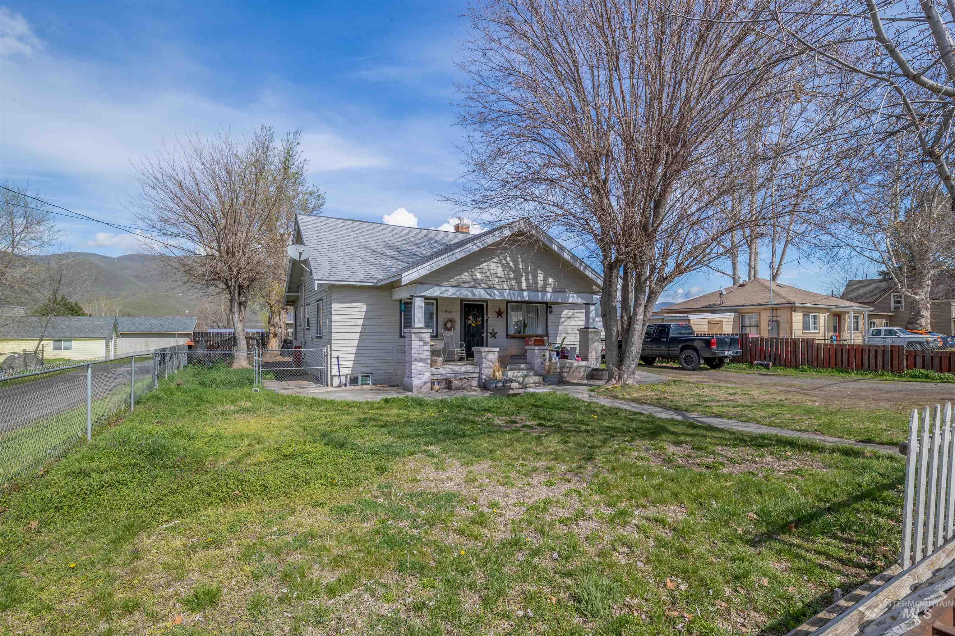 1540 Elm St, Clarkston, Washington 99403, 3 Bedrooms, 1 Bathroom, Residential Income For Sale, Price $589,000, 98925311