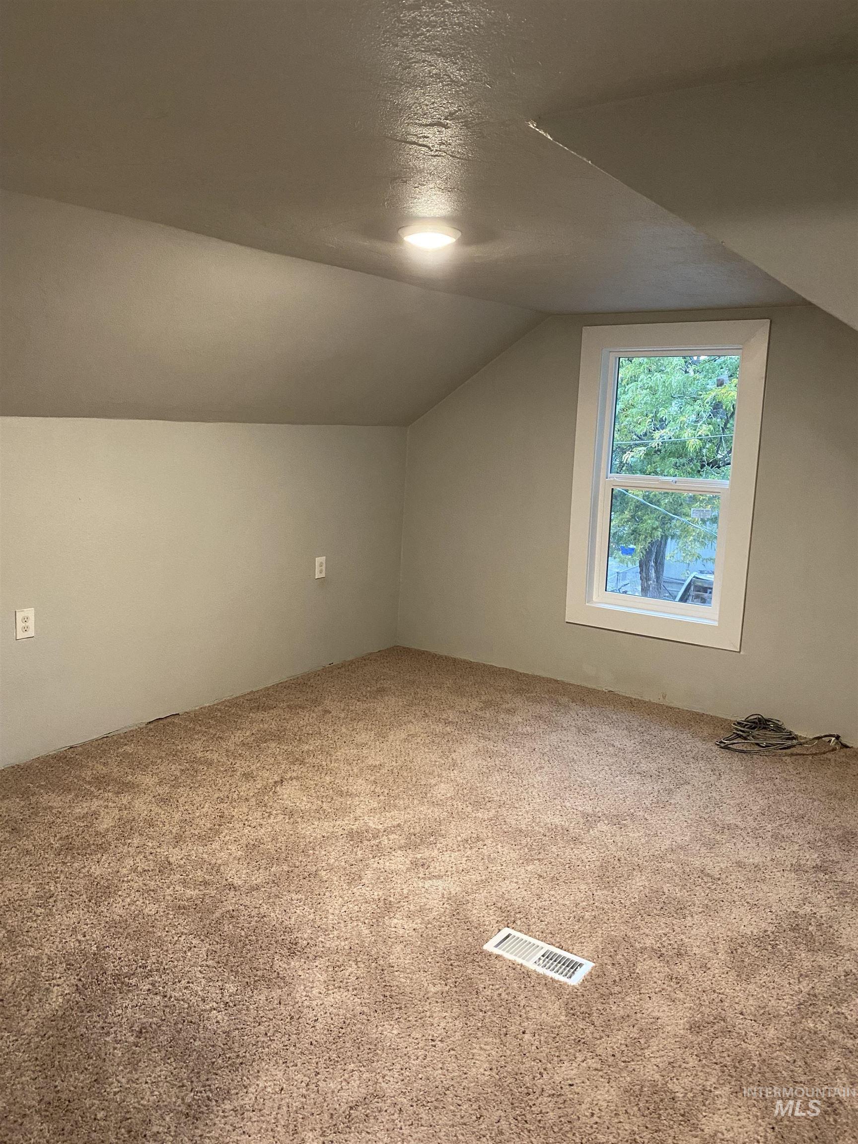1540 Elm St, Clarkston, Washington 99403, 3 Bedrooms, 1 Bathroom, Residential Income For Sale, Price $589,000, 98925311