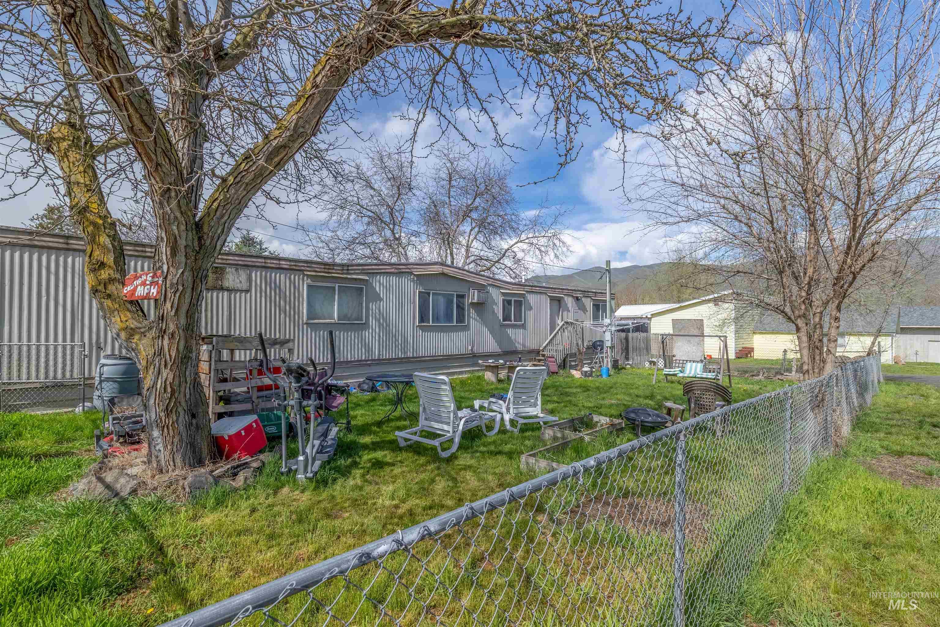 1540 Elm St, Clarkston, Washington 99403, 3 Bedrooms, 1 Bathroom, Residential Income For Sale, Price $589,000, 98925311