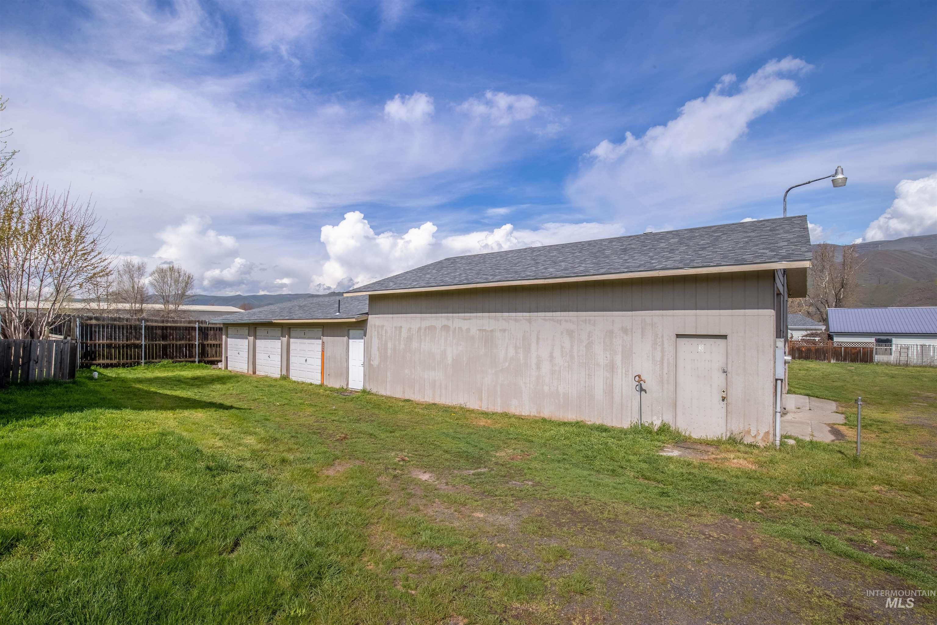 1540 Elm St, Clarkston, Washington 99403, 3 Bedrooms, 1 Bathroom, Residential Income For Sale, Price $589,000, 98925311