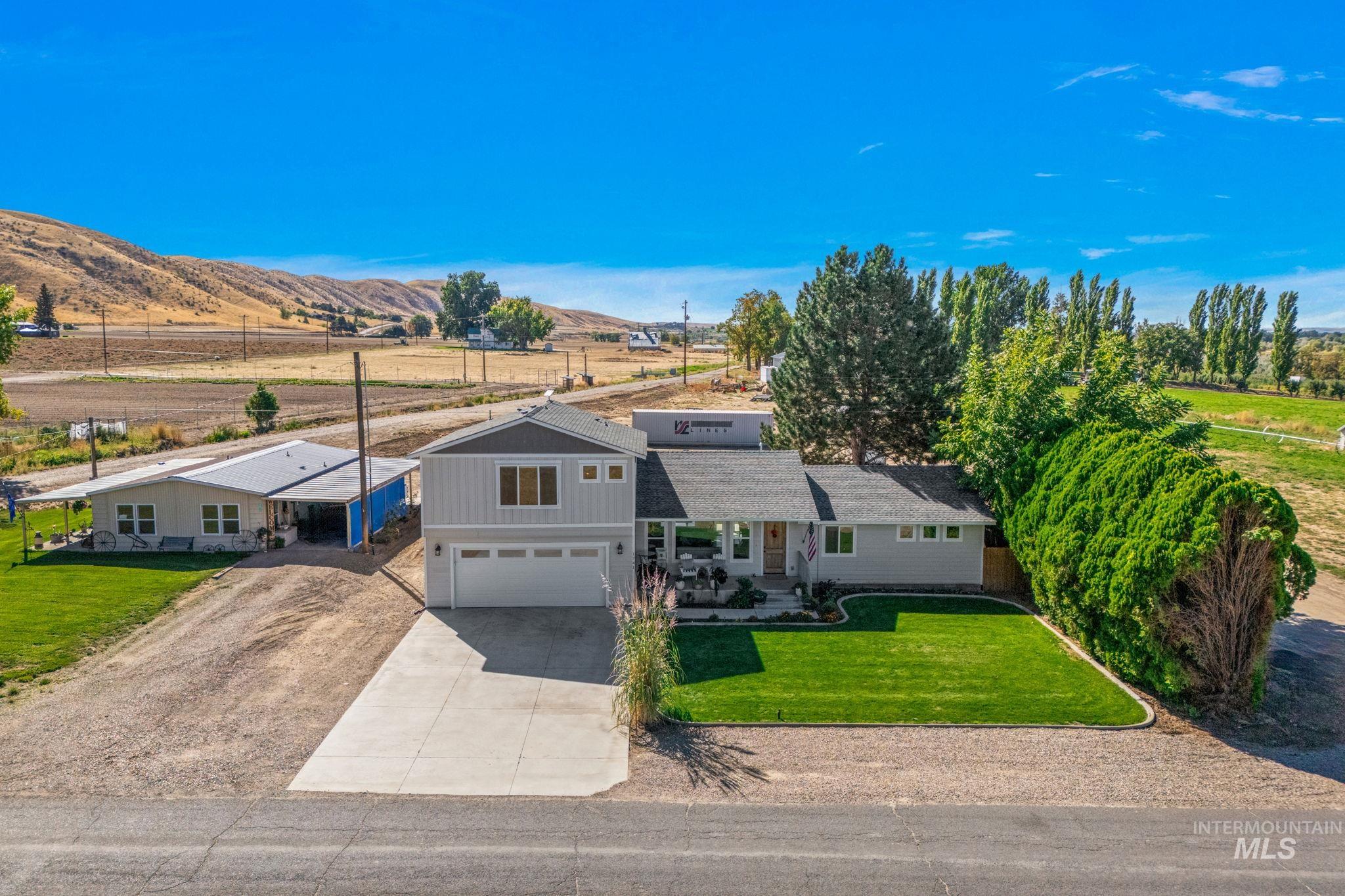 1741/1743 Cox Rd, Weiser, Idaho 83672-5811, 3 Bedrooms, 3 Bathrooms, Residential For Sale, Price $575,000,MLS 98925333