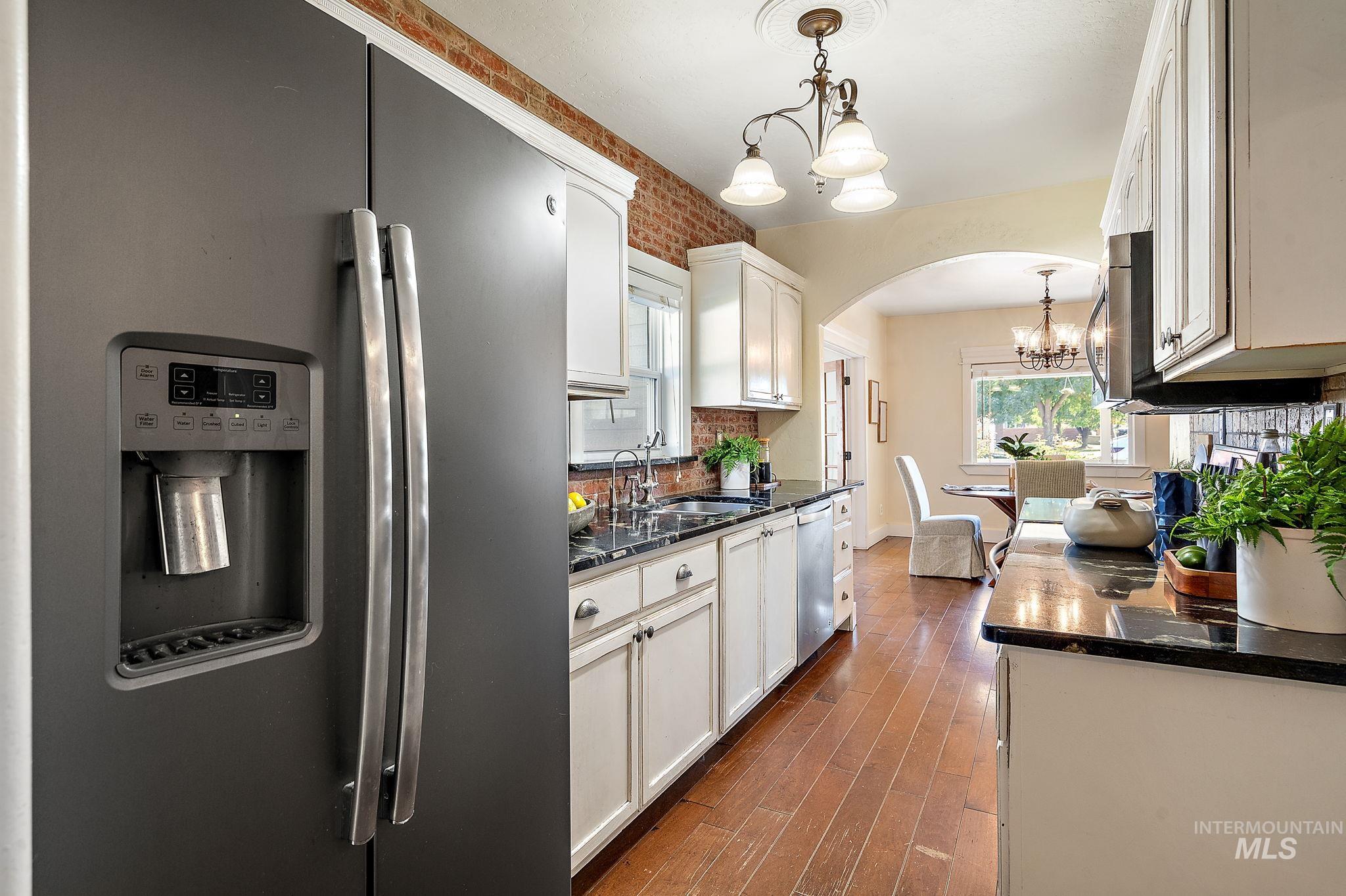 218 W Elm, New Plymouth, Idaho 83655, 3 Bedrooms, 2 Bathrooms, Residential For Sale, Price $389,000, 98925341