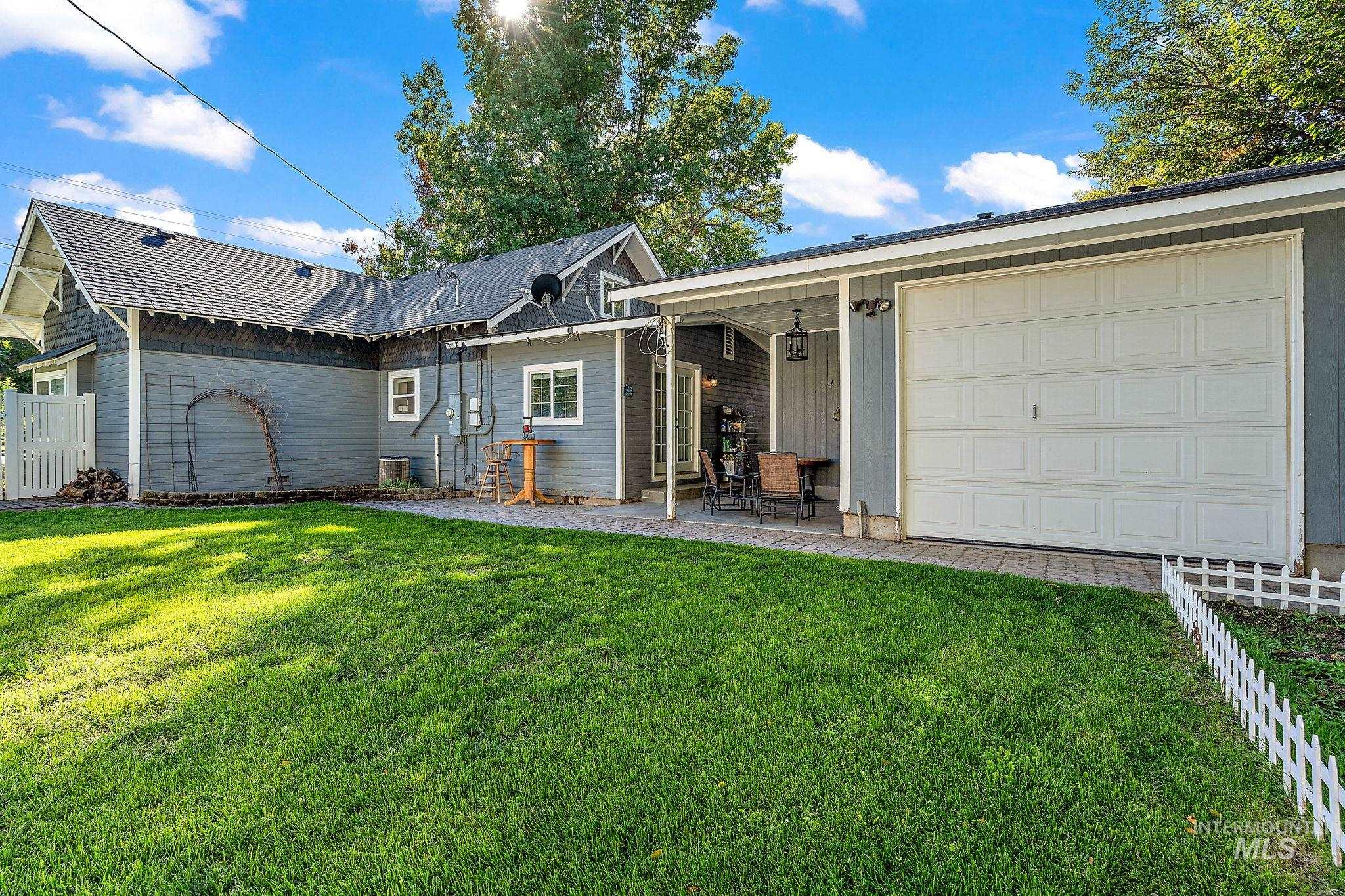218 W Elm, New Plymouth, Idaho 83655, 3 Bedrooms, 2 Bathrooms, Residential For Sale, Price $389,000, 98925341
