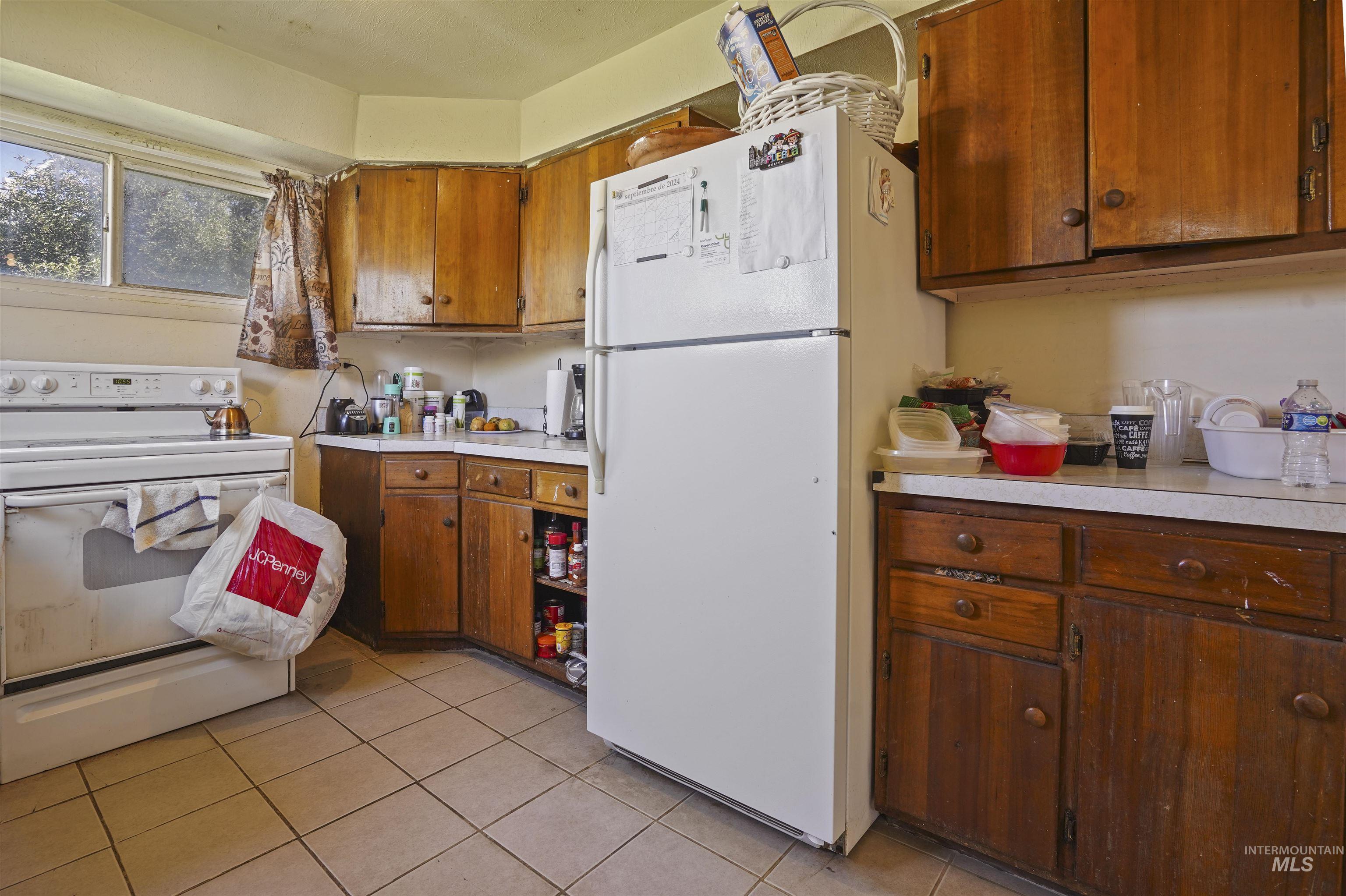 20507 G Street, Rupert, Idaho 83350, 2 Bedrooms, 1 Bathroom, Residential Income For Sale, Price $375,000, 98925352