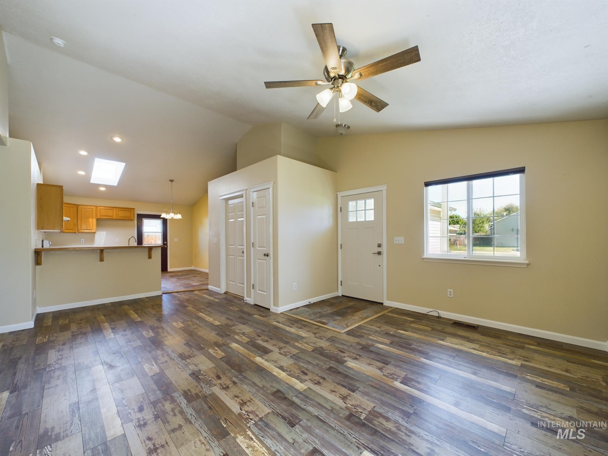 1033 S Cherokee Ave, Emmett, Idaho 83617, 3 Bedrooms, 2 Bathrooms, Residential For Sale, Price $345,000, 98925355