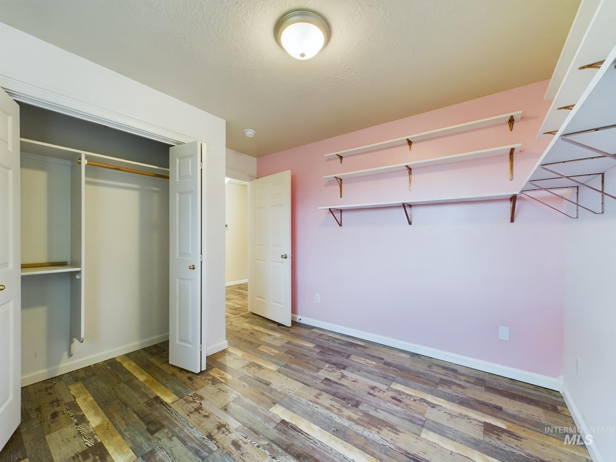 1033 S Cherokee Ave, Emmett, Idaho 83617, 3 Bedrooms, 2 Bathrooms, Residential For Sale, Price $345,000, 98925355