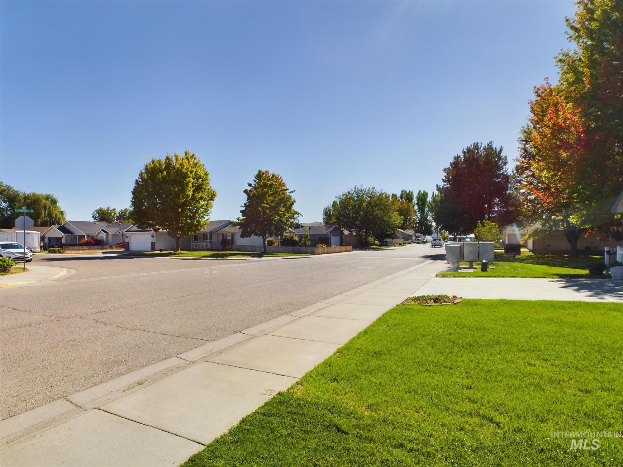 1033 S Cherokee Ave, Emmett, Idaho 83617, 3 Bedrooms, 2 Bathrooms, Residential For Sale, Price $345,000, 98925355