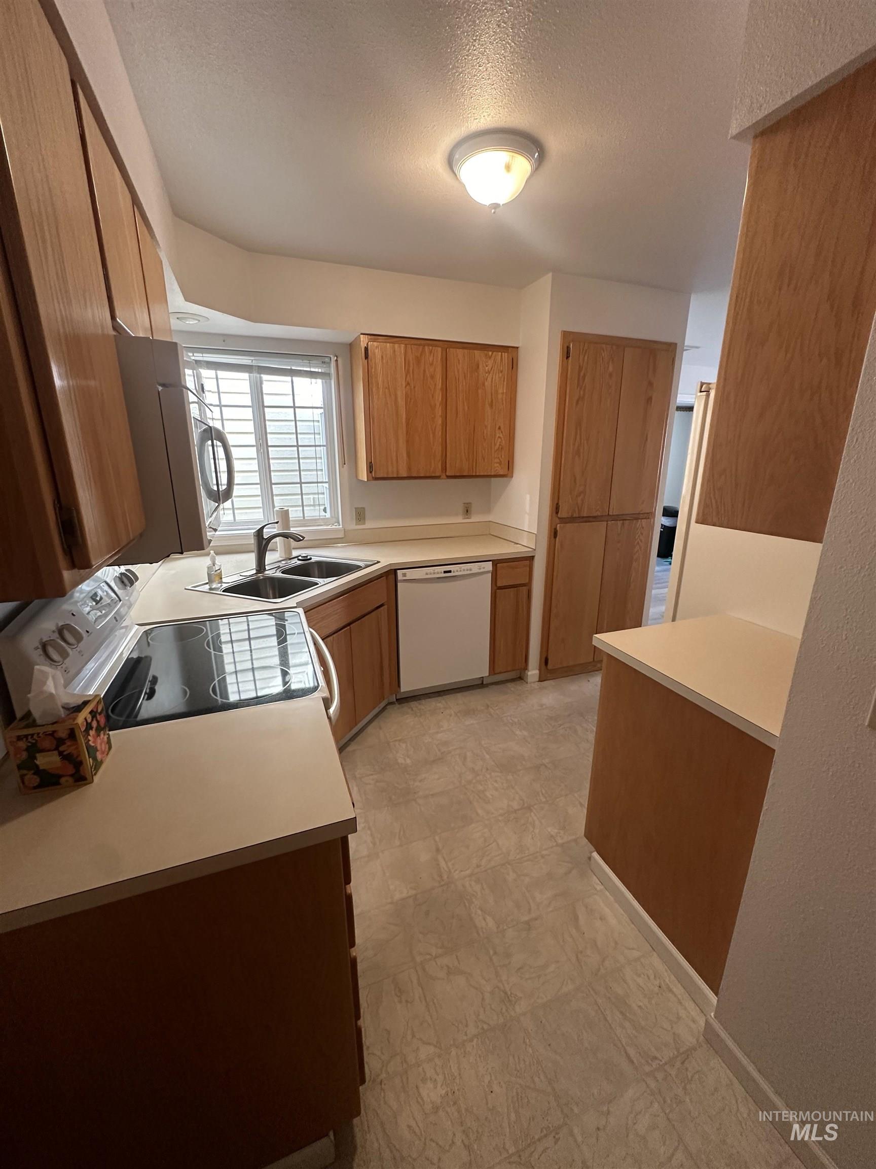 3213 5th Street, Lewiston, Idaho 83501, 2 Bedrooms, 2 Bathrooms, Residential For Sale, Price $275,000, 98925356