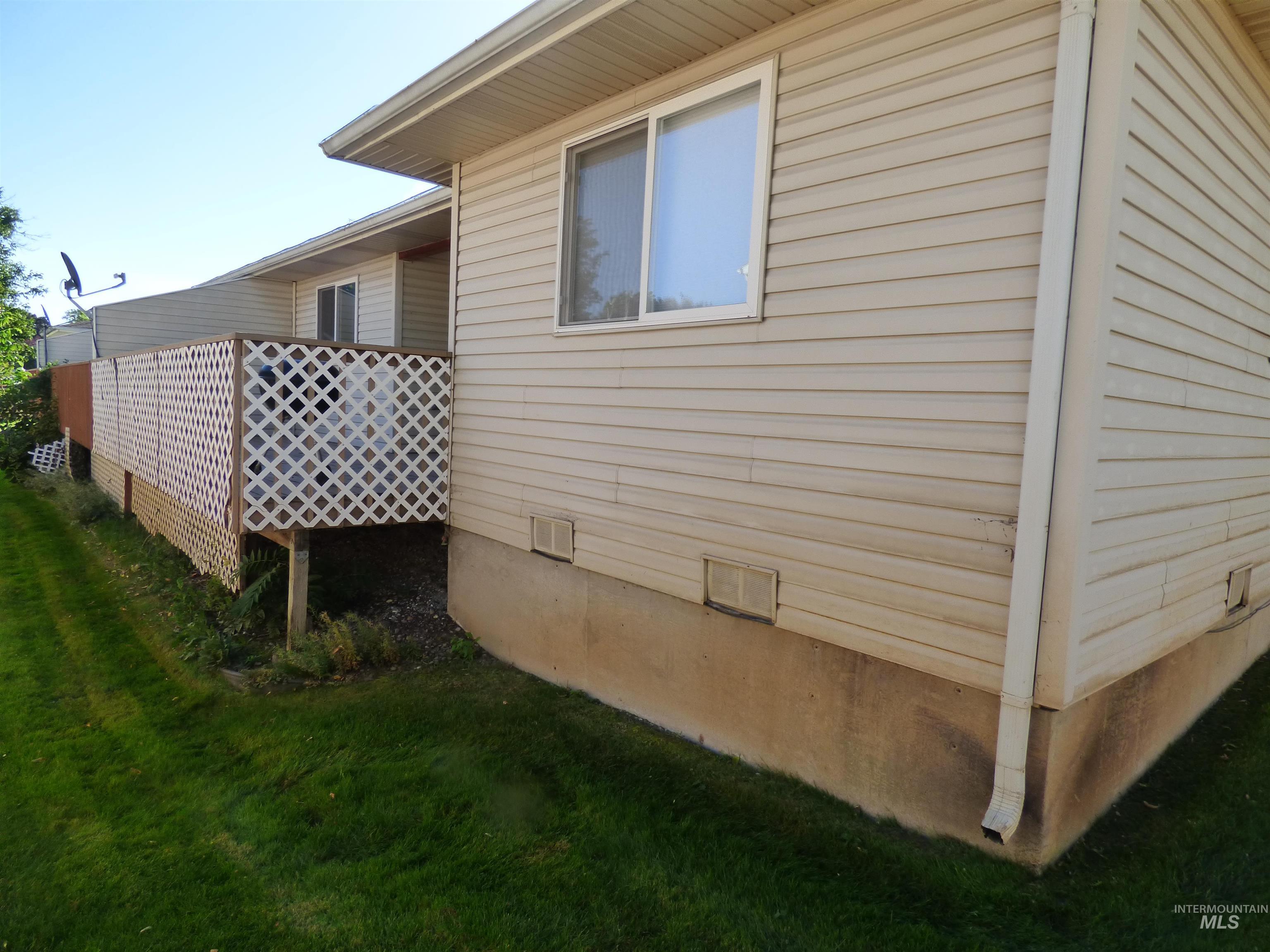 3213 5th Street, Lewiston, Idaho 83501, 2 Bedrooms, 2 Bathrooms, Residential For Sale, Price $275,000, 98925356