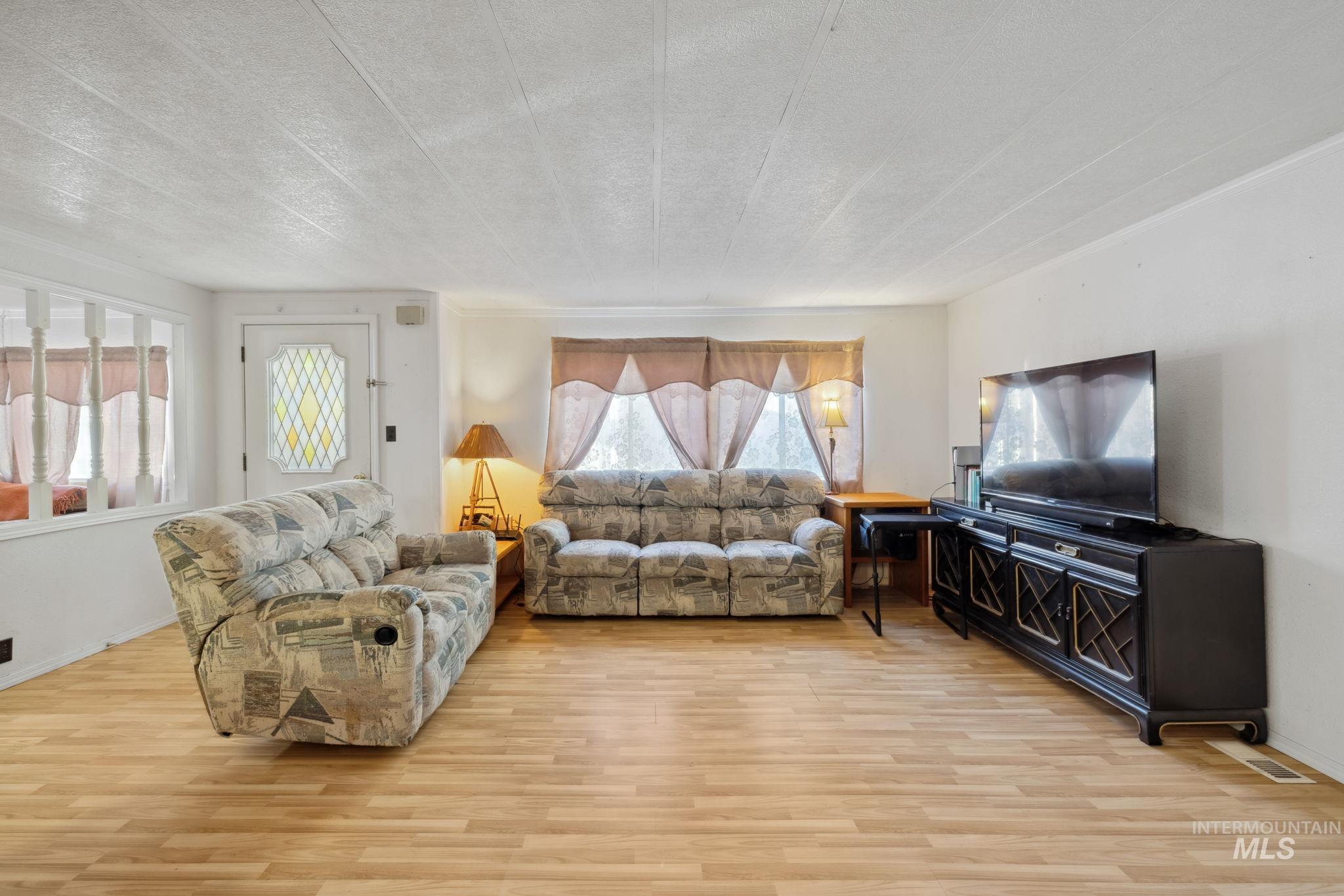 701 Monte Vista Drive, Emmett, Idaho 83617, 3 Bedrooms, 2 Bathrooms, Residential For Sale, Price $100,000, 98925357
