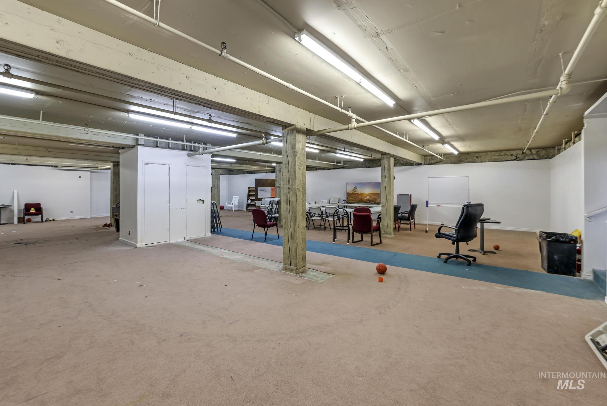 204 Main Ave N, Twin Falls, Idaho 83301, 24 Rooms, Business/Commercial For Sale, Price $3,295,000, 98925358