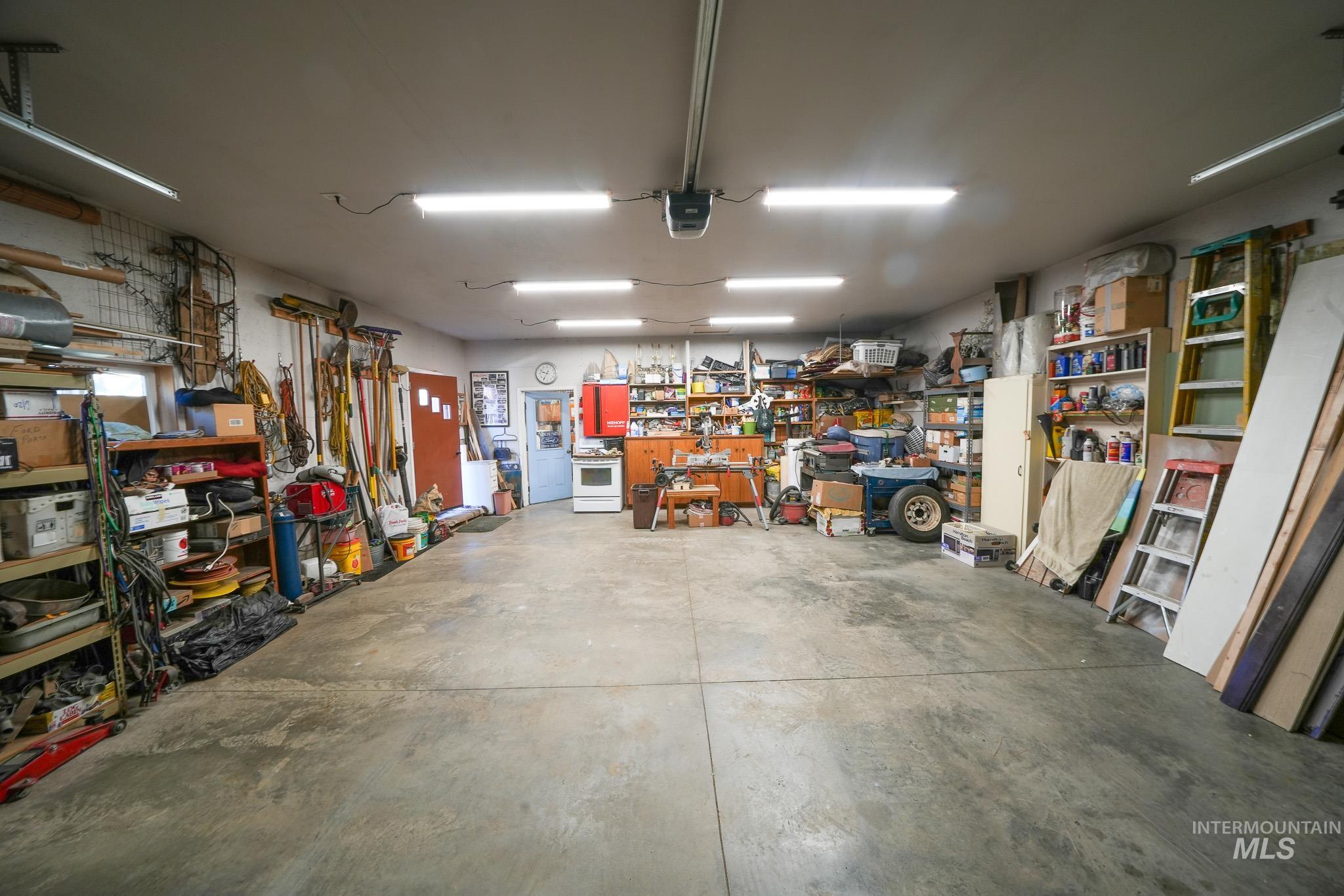 302 Spalding, Winchester, Idaho 83555, 2 Bedrooms, 1 Bathroom, Residential For Sale, Price $325,000, 98925370