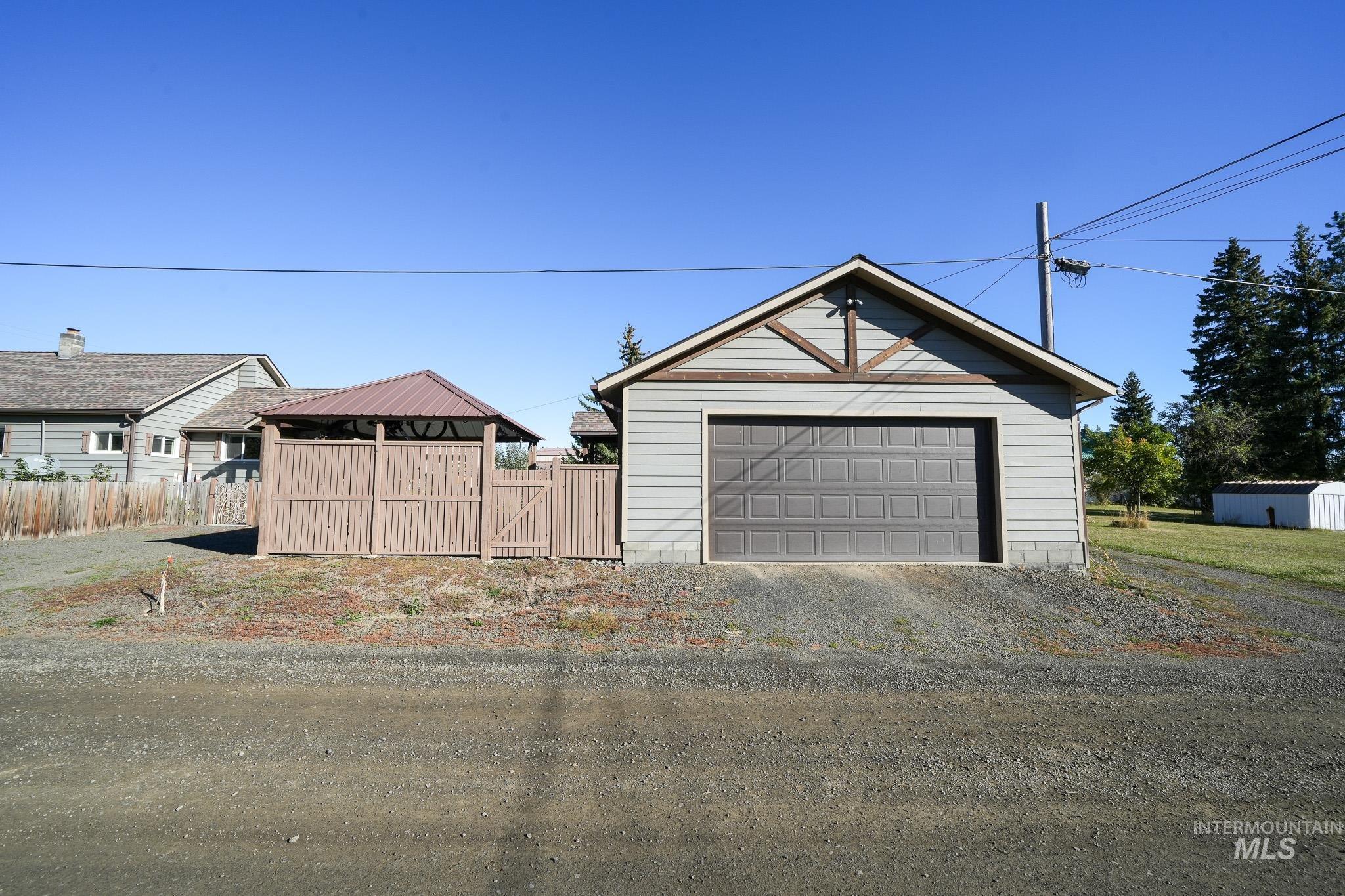 302 Spalding, Winchester, Idaho 83555, 2 Bedrooms, 1 Bathroom, Residential For Sale, Price $325,000, 98925370