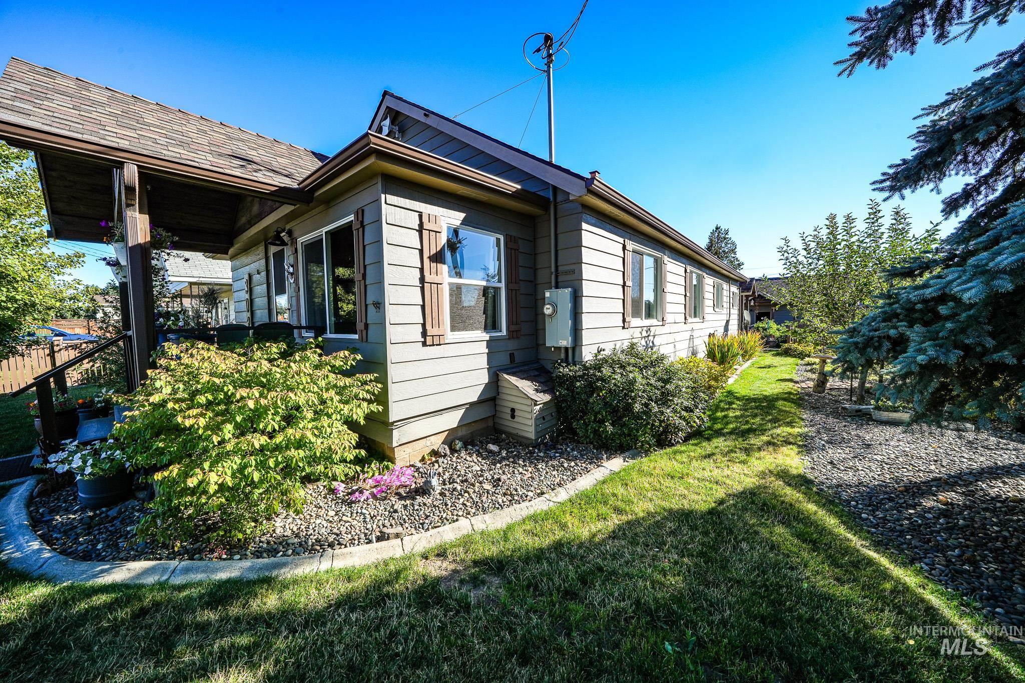 302 Spalding, Winchester, Idaho 83555, 2 Bedrooms, 1 Bathroom, Residential For Sale, Price $325,000, 98925370