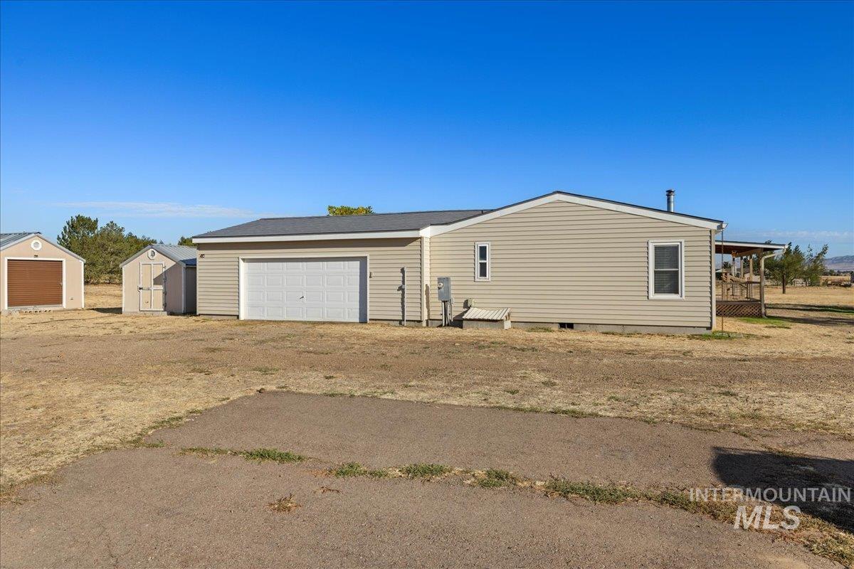 4473 Hwy 51, Mountain Home, Idaho 83647, 3 Bedrooms, 2 Bathrooms, Residential For Sale, Price $439,900, 98925372
