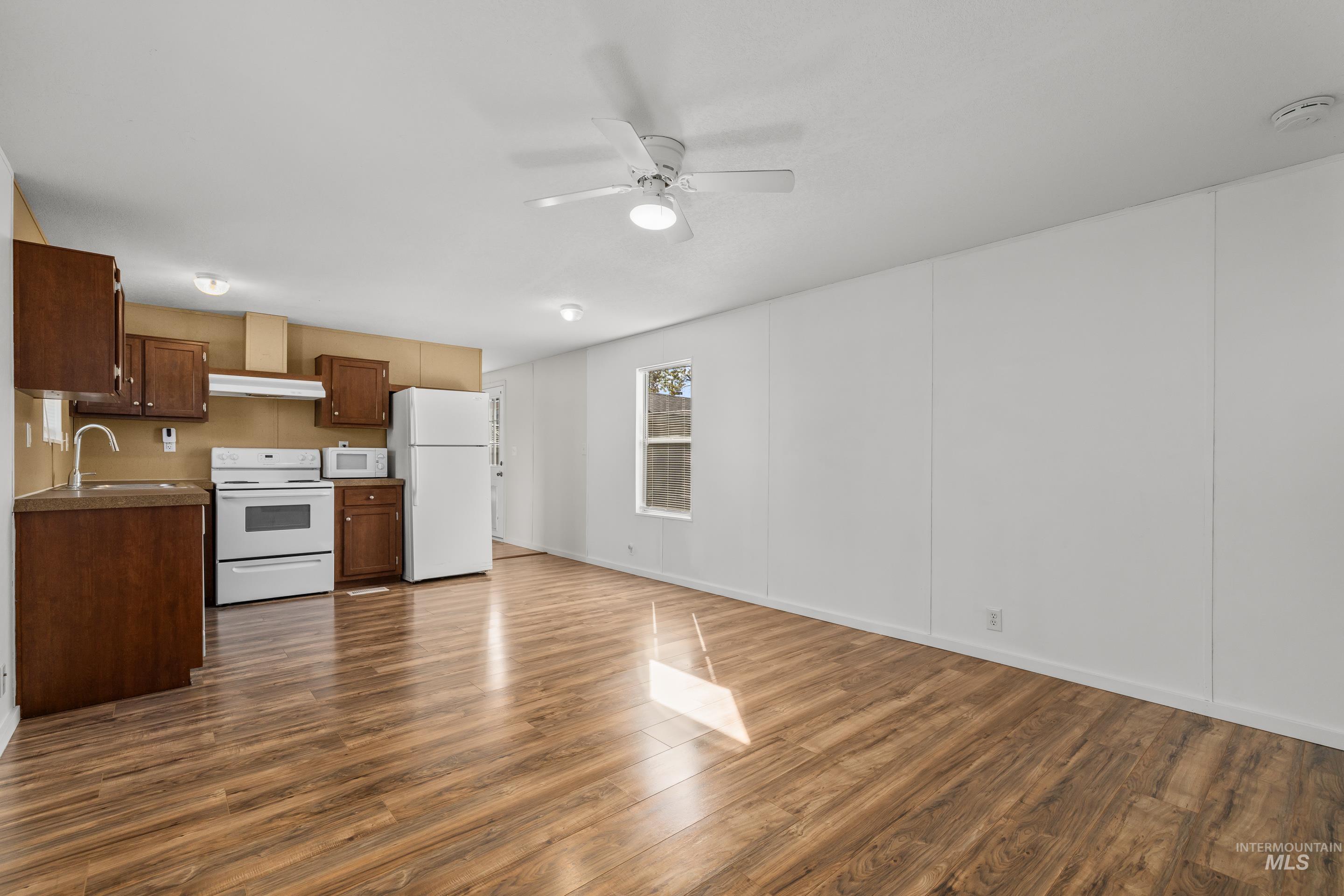 4117 Bear Valley Dr, Nampa, Idaho 83687, 2 Bedrooms, 1 Bathroom, Residential For Sale, Price $155,000, 98925376