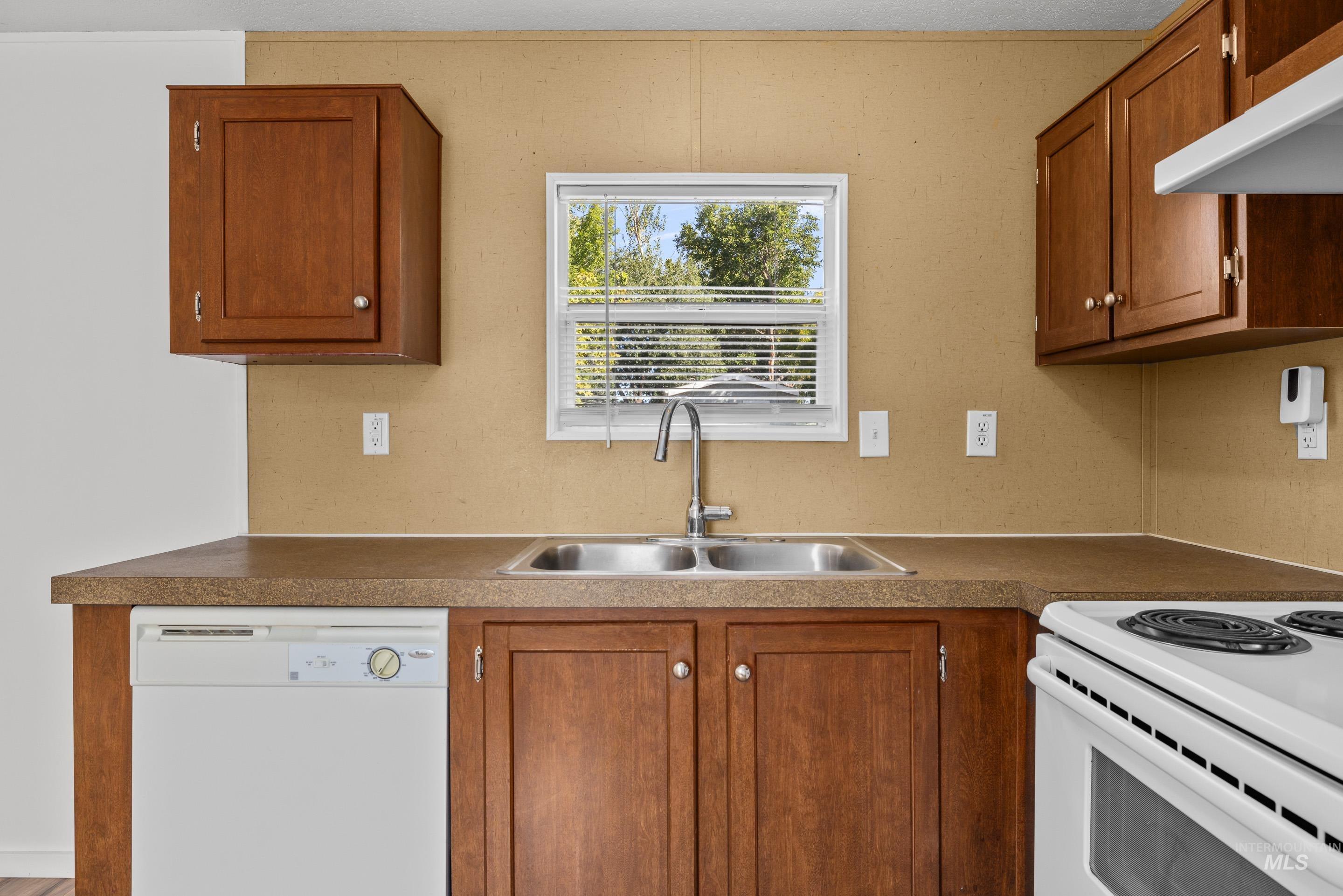 4117 Bear Valley Dr, Nampa, Idaho 83687, 2 Bedrooms, 1 Bathroom, Residential For Sale, Price $155,000, 98925376