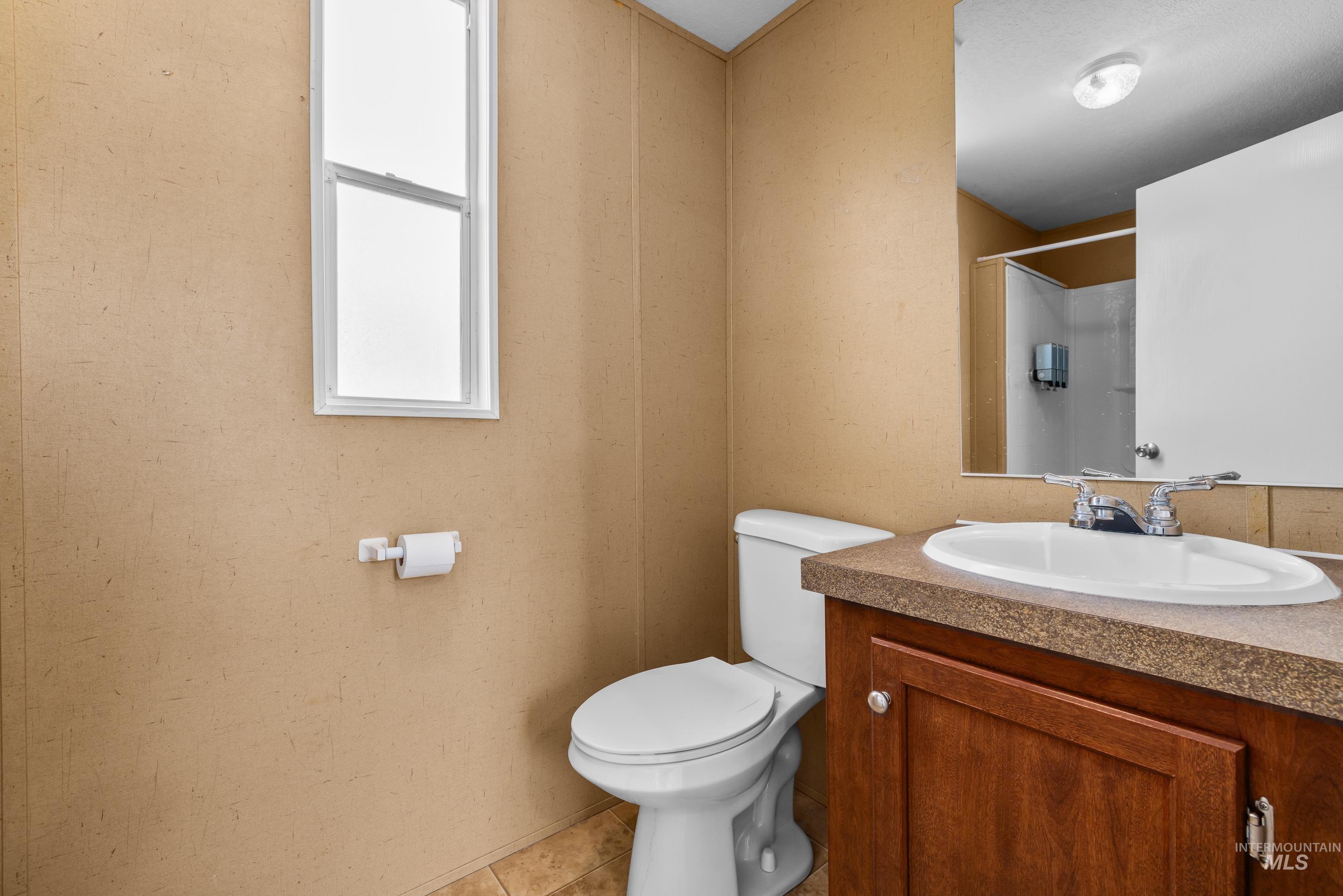 4117 Bear Valley Dr, Nampa, Idaho 83687, 2 Bedrooms, 1 Bathroom, Residential For Sale, Price $155,000, 98925376