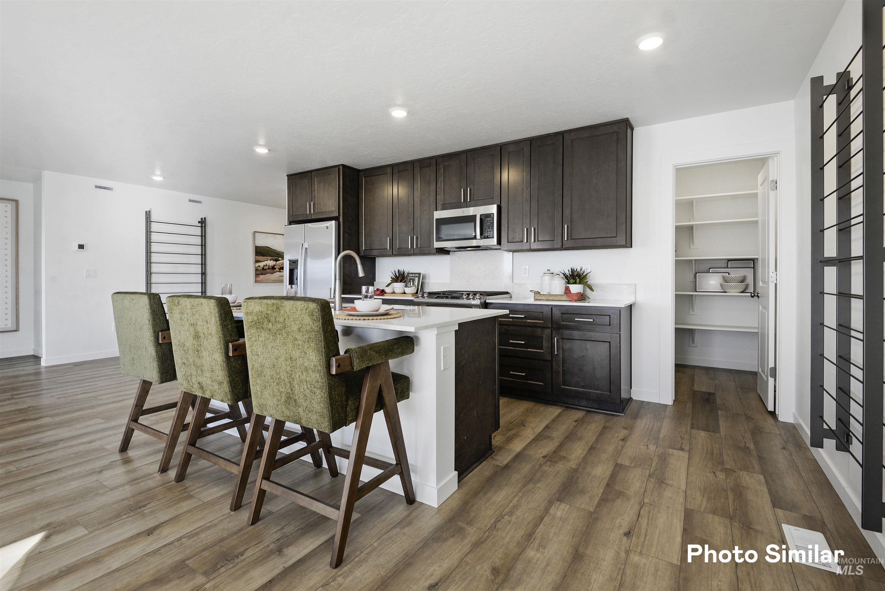 6680 W Becky Ct, Meridian, Idaho 83646, 3 Bedrooms, 2 Bathrooms, Residential For Sale, Price $442,000, 98925390