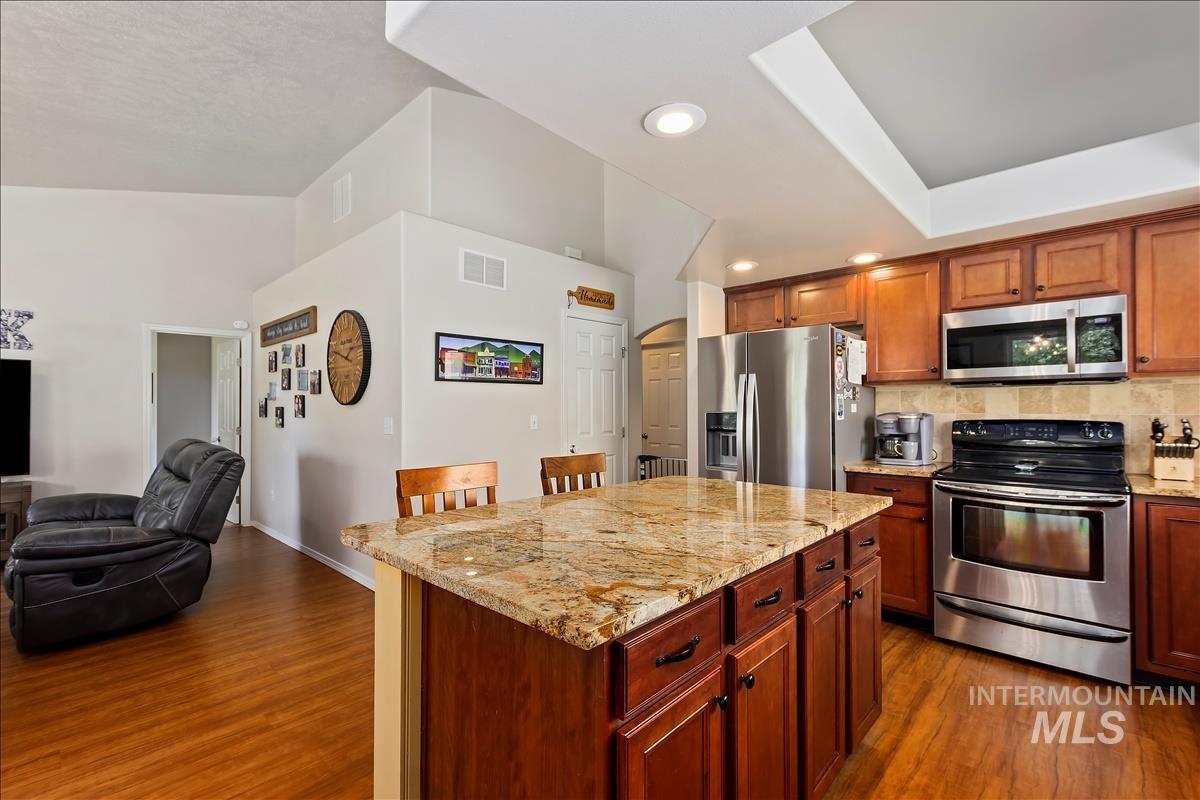 3663 S Ascaino Ave, Meridian, Idaho 83642, 4 Bedrooms, 2.5 Bathrooms, Residential For Sale, Price $454,900, 98925401