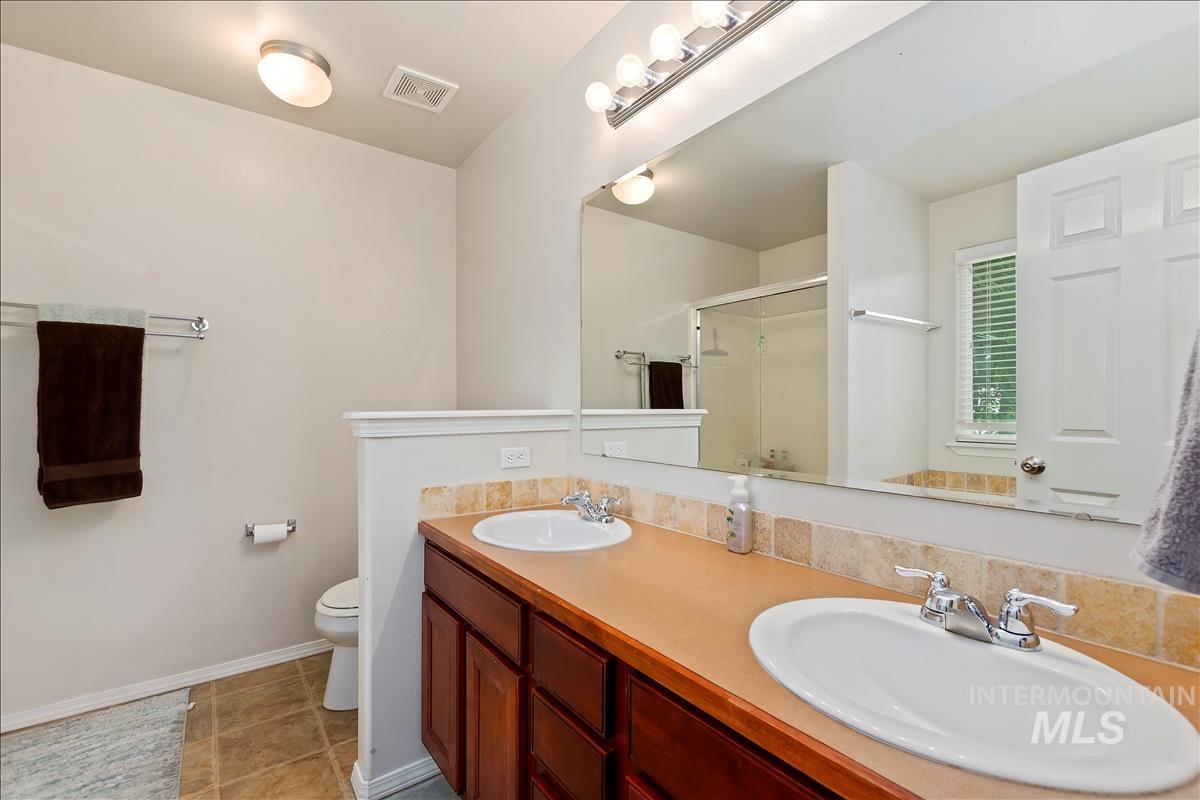 3663 S Ascaino Ave, Meridian, Idaho 83642, 4 Bedrooms, 2.5 Bathrooms, Residential For Sale, Price $454,900, 98925401