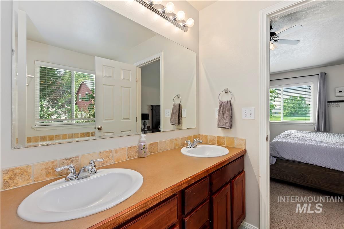 3663 S Ascaino Ave, Meridian, Idaho 83642, 4 Bedrooms, 2.5 Bathrooms, Residential For Sale, Price $454,900, 98925401