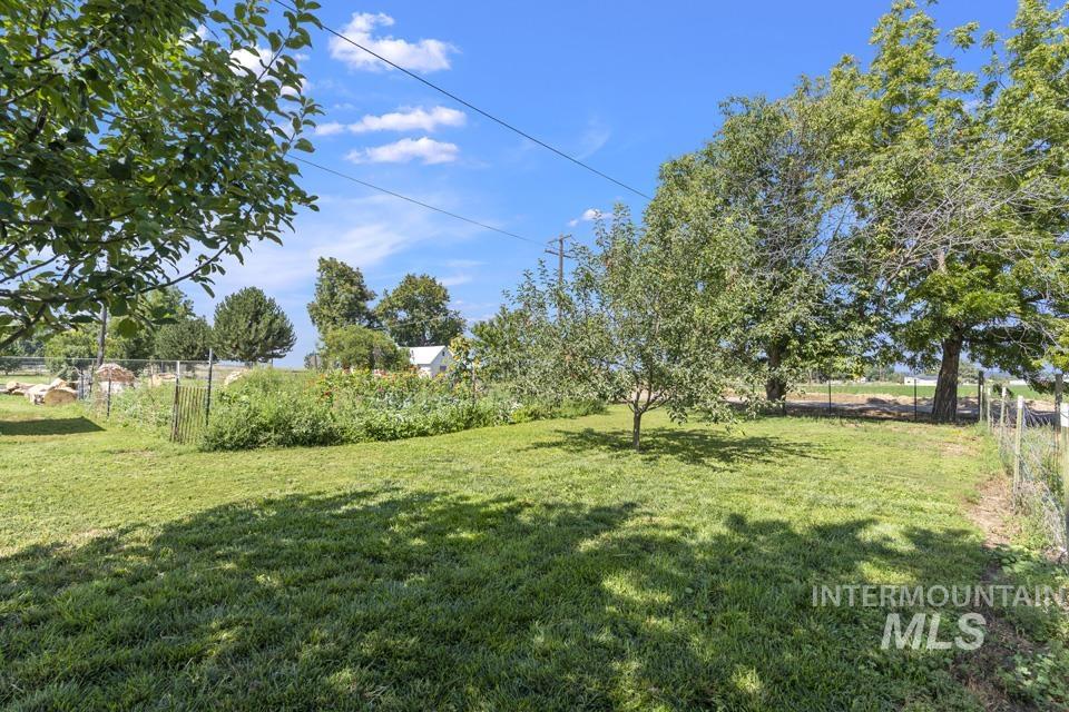 6980 Whitley Dr., Fruitland, Idaho 83619, 3 Bedrooms, 2 Bathrooms, Residential For Sale, Price $375,000, 98925406