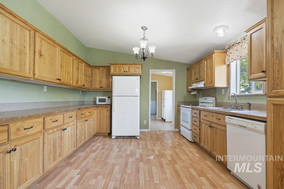 6980 Whitley Dr., Fruitland, Idaho 83619, 3 Bedrooms, 2 Bathrooms, Residential For Sale, Price $375,000, 98925406