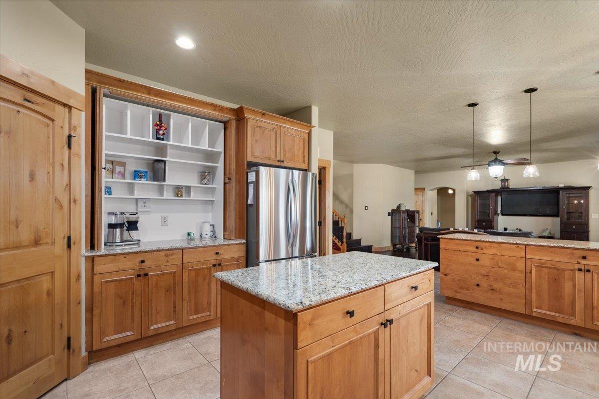 857 E Yucca Canyon St, Meridian, Idaho 83646, 4 Bedrooms, 3 Bathrooms, Residential For Sale, Price $799,000, 98925407