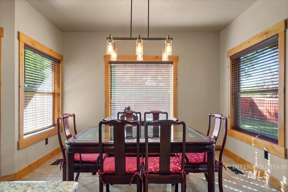 857 E Yucca Canyon St, Meridian, Idaho 83646, 4 Bedrooms, 3 Bathrooms, Residential For Sale, Price $799,000, 98925407