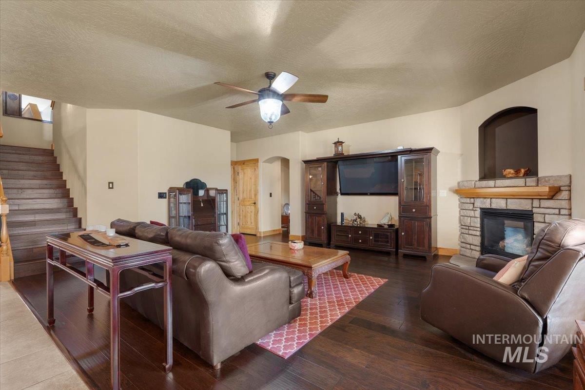 857 E Yucca Canyon St, Meridian, Idaho 83646, 4 Bedrooms, 3 Bathrooms, Residential For Sale, Price $799,000, 98925407