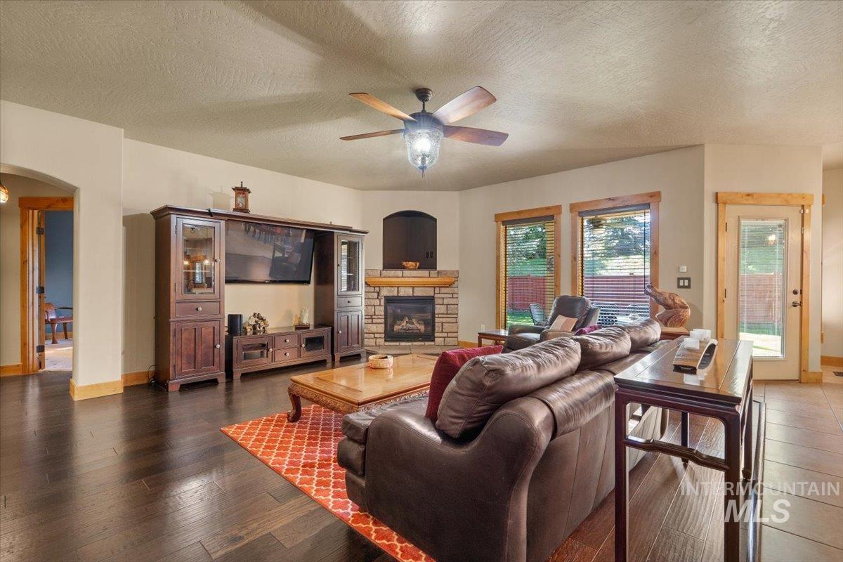 857 E Yucca Canyon St, Meridian, Idaho 83646, 4 Bedrooms, 3 Bathrooms, Residential For Sale, Price $799,000, 98925407
