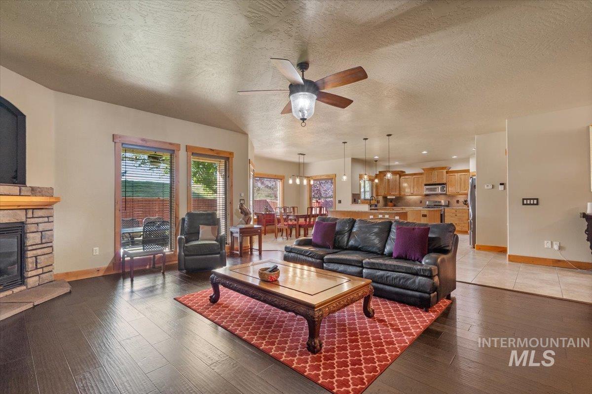 857 E Yucca Canyon St, Meridian, Idaho 83646, 4 Bedrooms, 3 Bathrooms, Residential For Sale, Price $799,000, 98925407