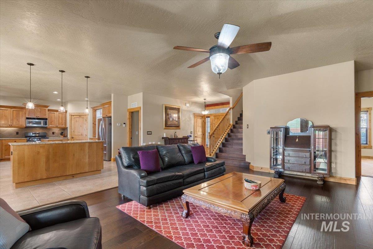 857 E Yucca Canyon St, Meridian, Idaho 83646, 4 Bedrooms, 3 Bathrooms, Residential For Sale, Price $799,000, 98925407