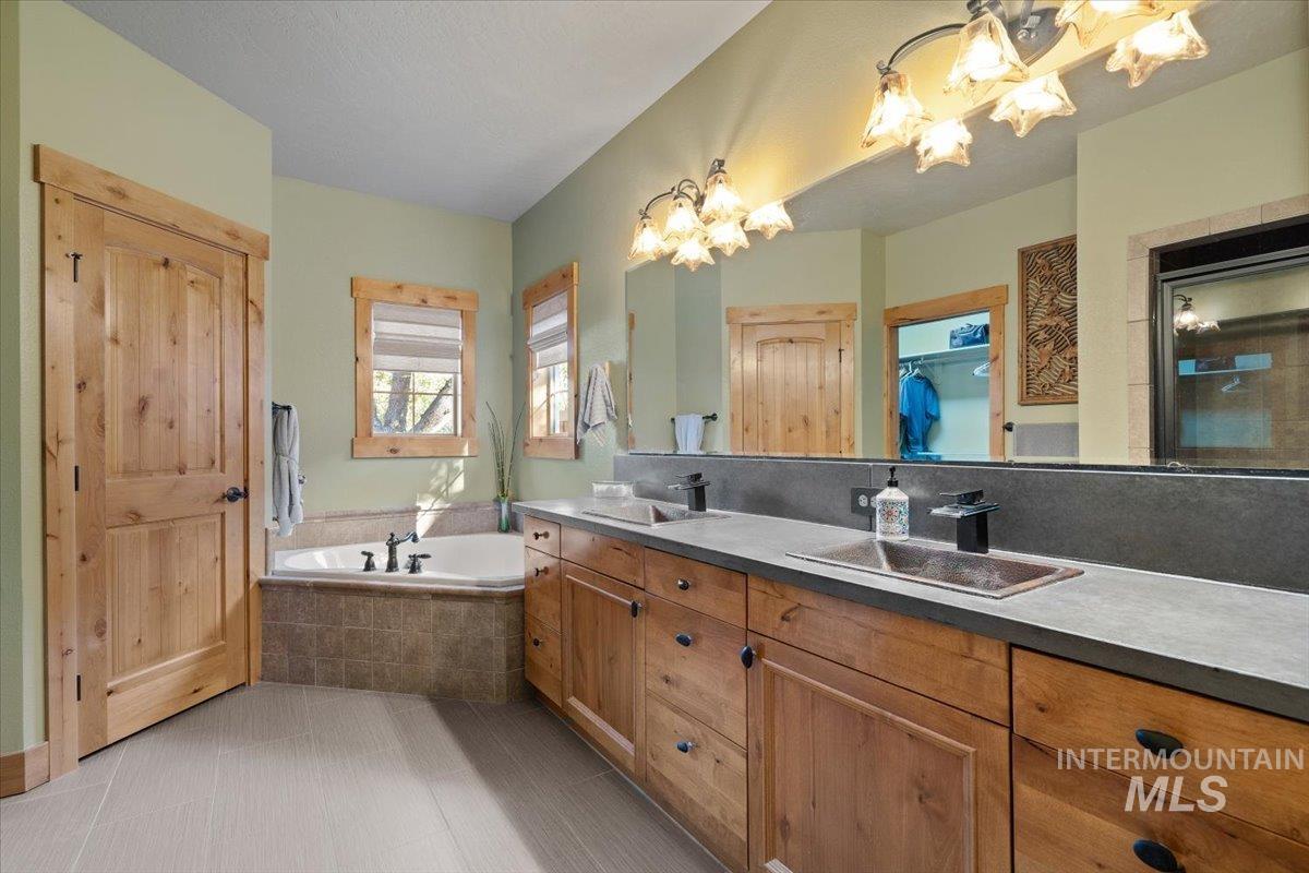 857 E Yucca Canyon St, Meridian, Idaho 83646, 4 Bedrooms, 3 Bathrooms, Residential For Sale, Price $799,000, 98925407