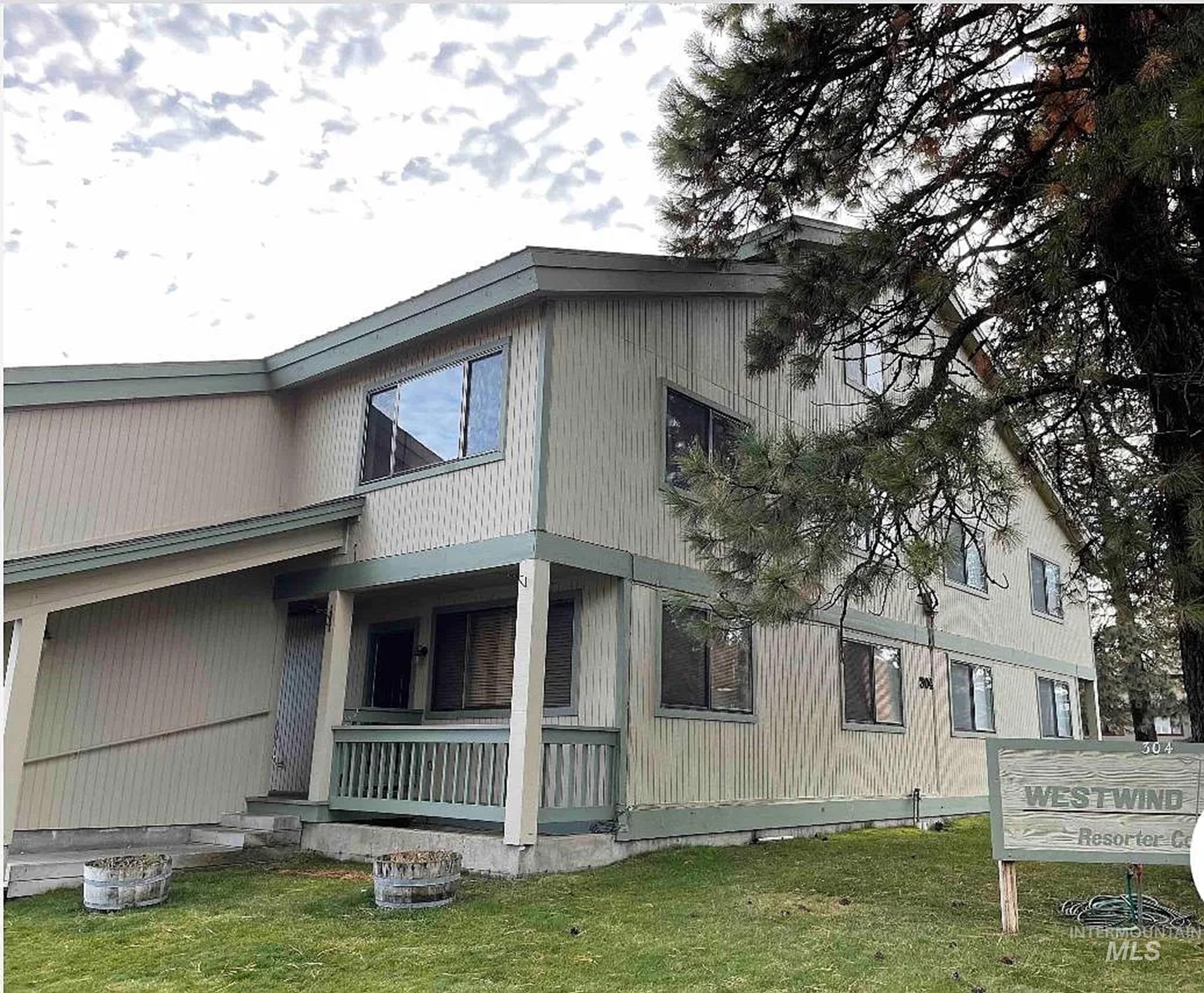 304 McBride, McCall, Idaho 83638, 2 Bedrooms, 2 Bathrooms, Residential For Sale, Price $365,000, 98925410