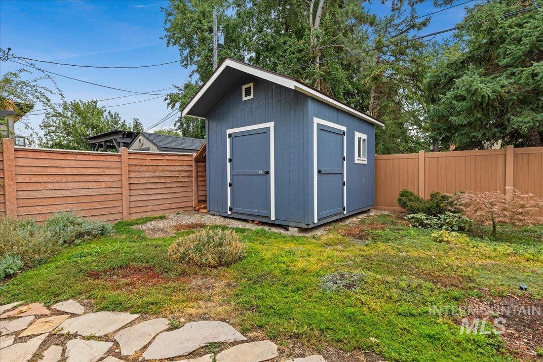 611 E Reserve St, Boise, Idaho 83712, 3 Bedrooms, 2 Bathrooms, Residential For Sale, Price $599,900, 98925411