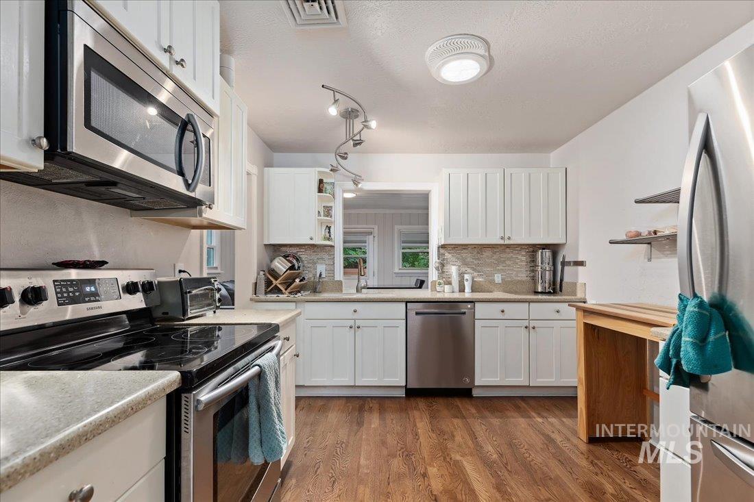 611 E Reserve St, Boise, Idaho 83712, 3 Bedrooms, 2 Bathrooms, Residential For Sale, Price $599,900, 98925411