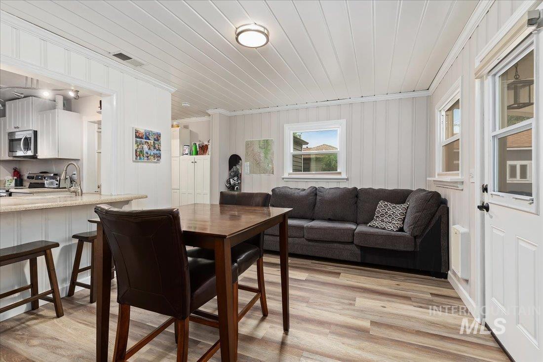 611 E Reserve St, Boise, Idaho 83712, 3 Bedrooms, 2 Bathrooms, Residential For Sale, Price $599,900, 98925411