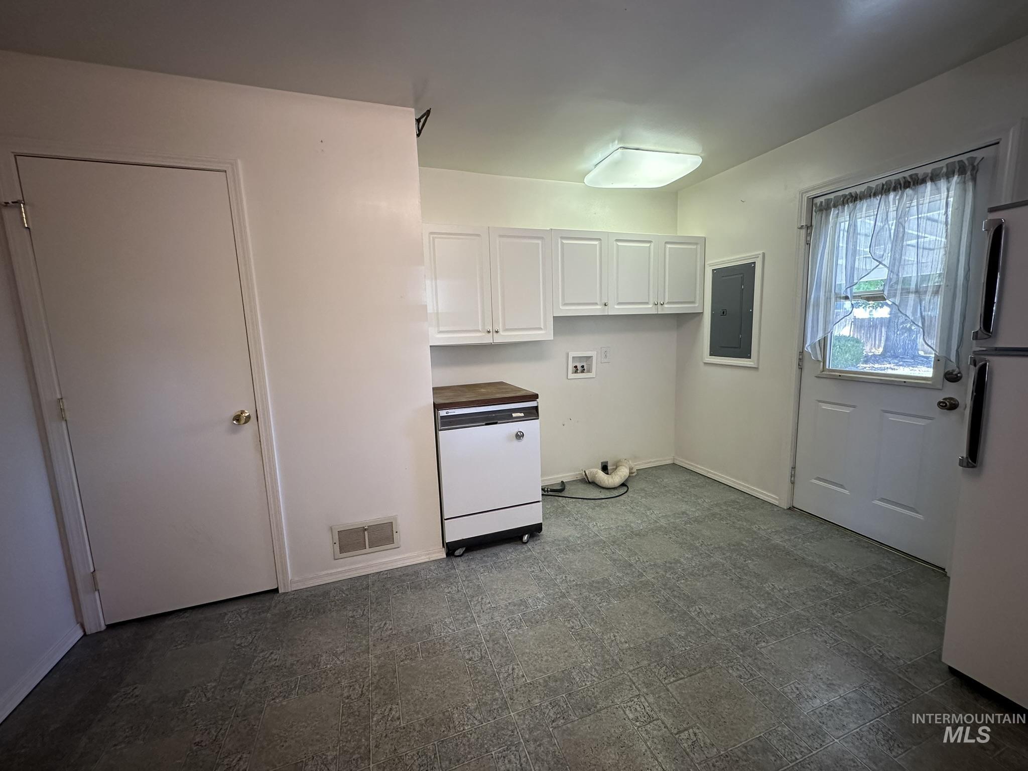 130 BAKER DR, Mountain Home, Idaho 83647, 3 Bedrooms, 1 Bathroom, Residential For Sale, Price $270,000, 98925412