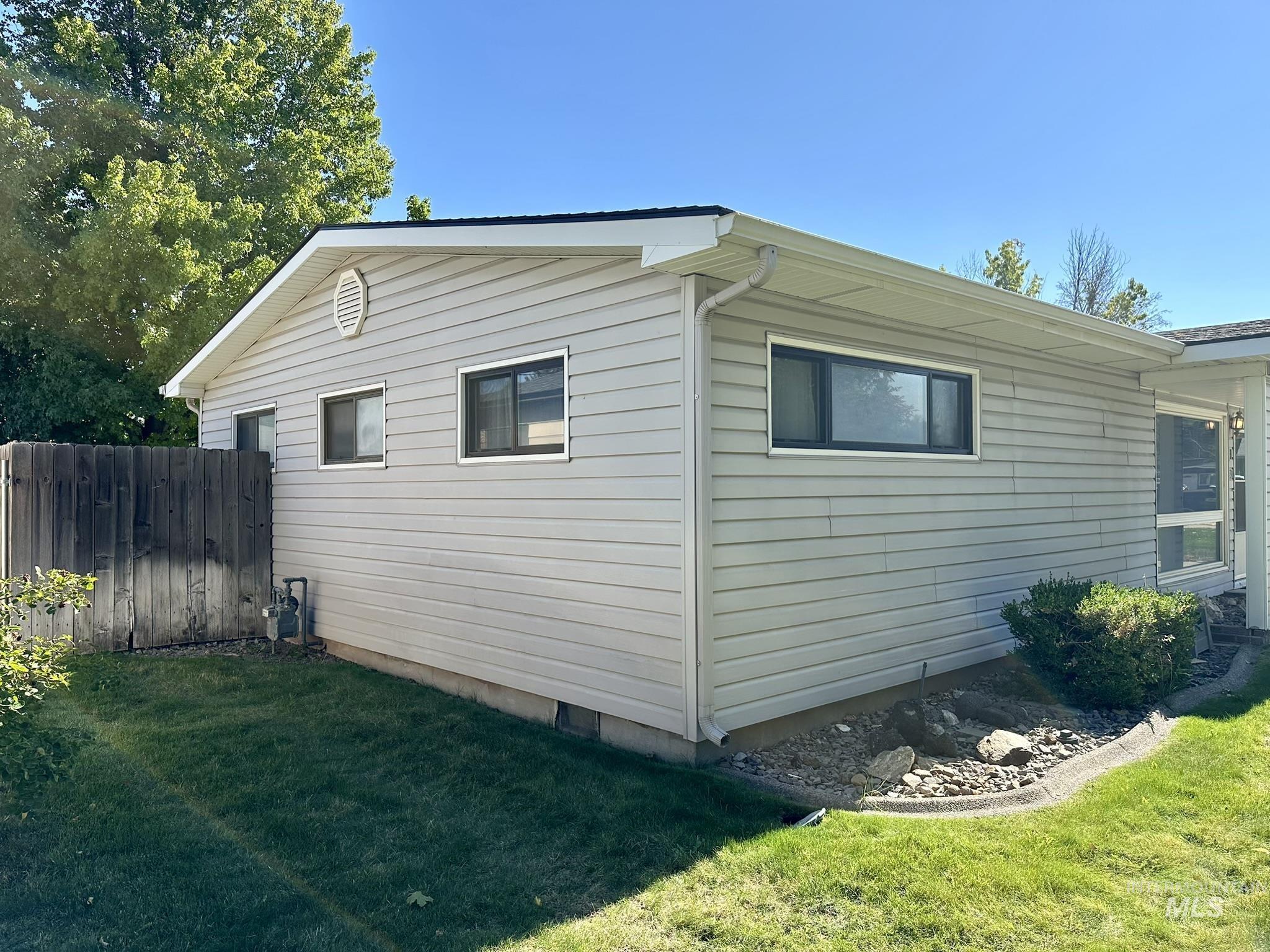 130 BAKER DR, Mountain Home, Idaho 83647, 3 Bedrooms, 1 Bathroom, Residential For Sale, Price $270,000, 98925412