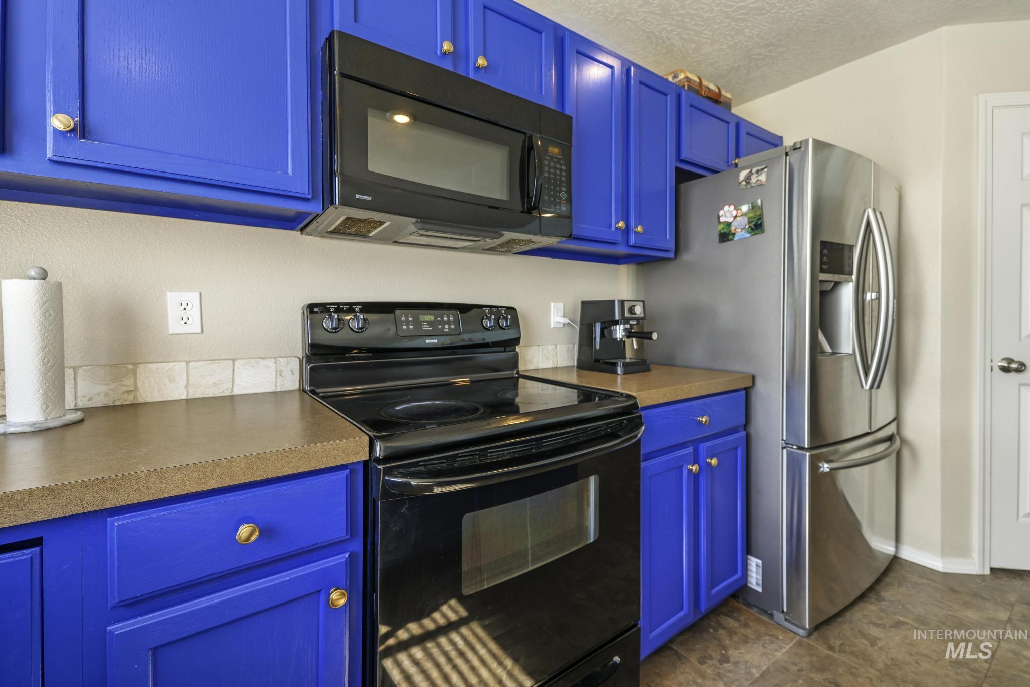 745 Lago St, Mountain Home, Idaho 83647-6484, 4 Bedrooms, 2.5 Bathrooms, Residential For Sale, Price $386,000, 98925414